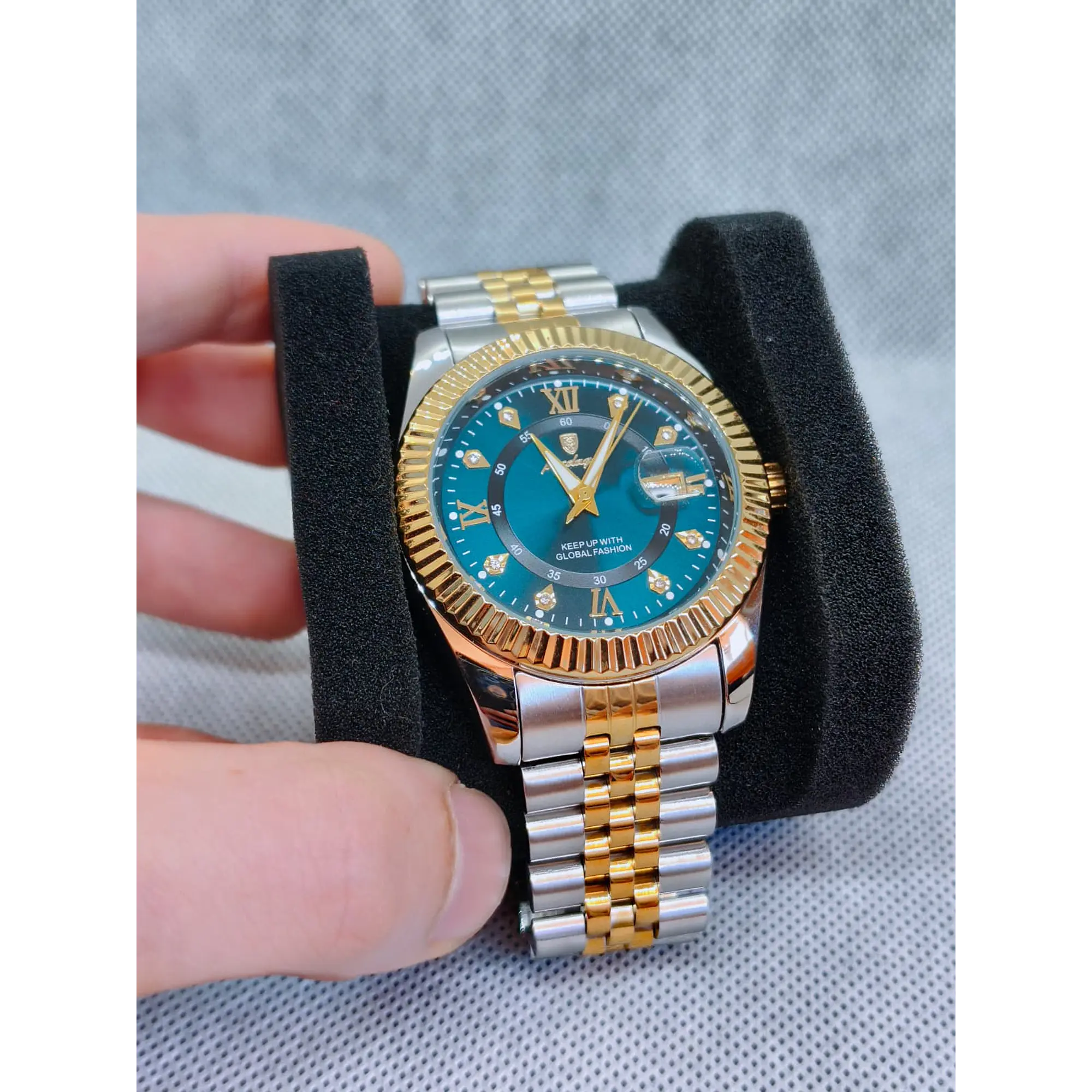 Relógio Luxuoso em aço 316 L Prata e Dourado sobre Azul. 6