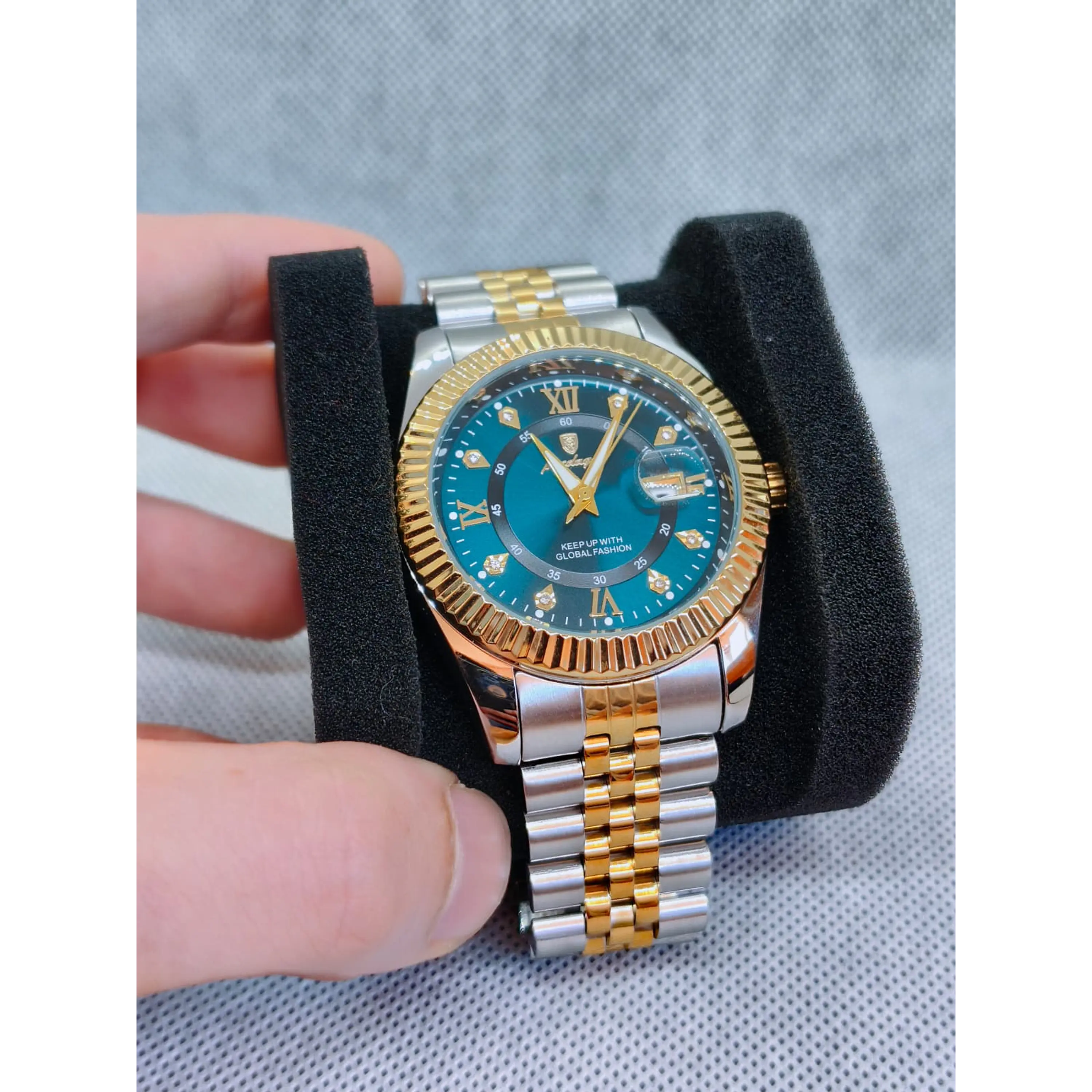 Relógio Luxuoso em aço 316 L Prata e Dourado sobre Azul. 6