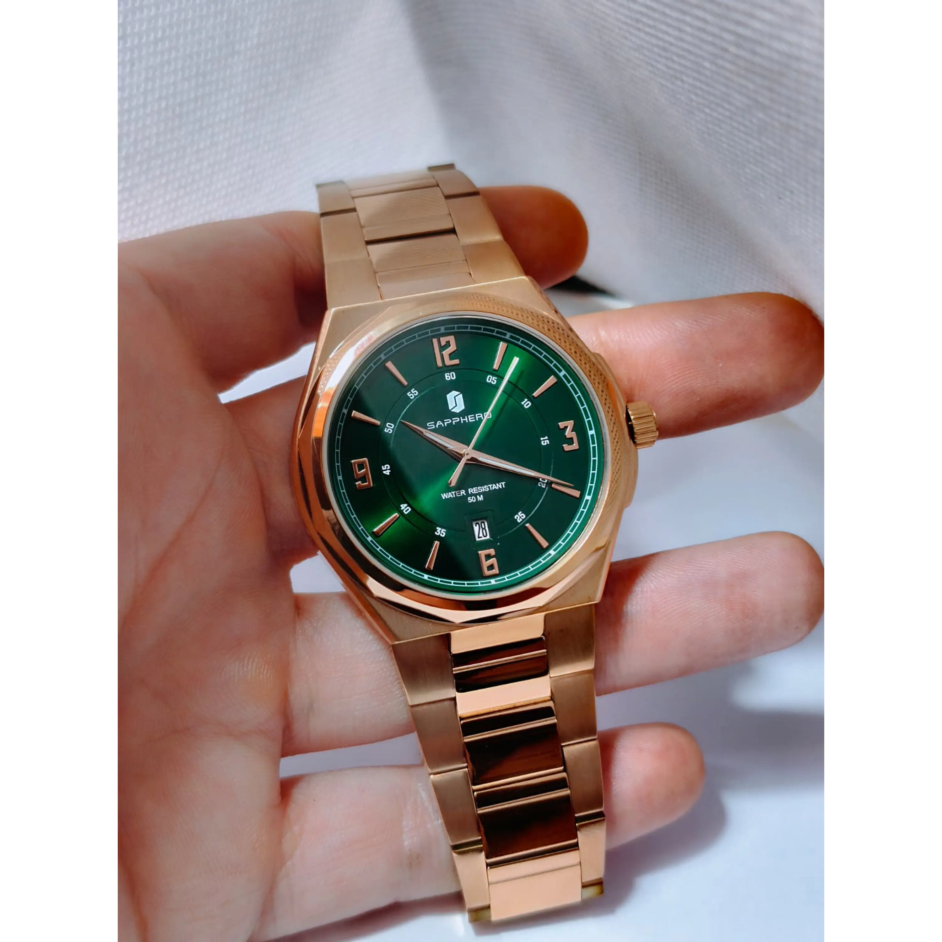 Relógio dourado e verde em aço inoxidável Sapphero - Excelente condição. 24