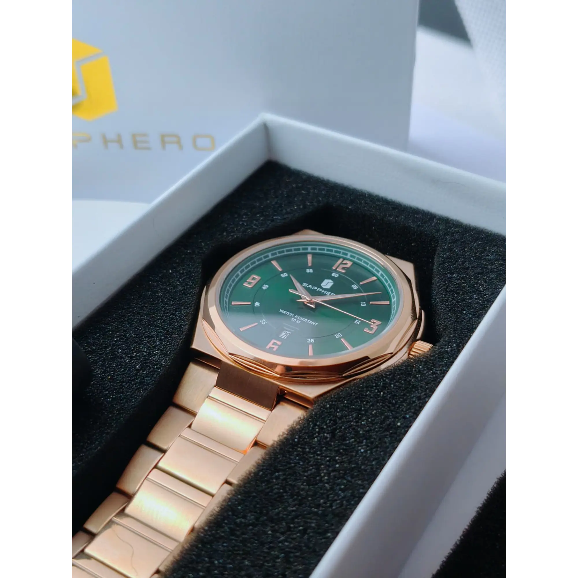 Relógio dourado e verde em aço inoxidável Sapphero - Excelente condição. 29