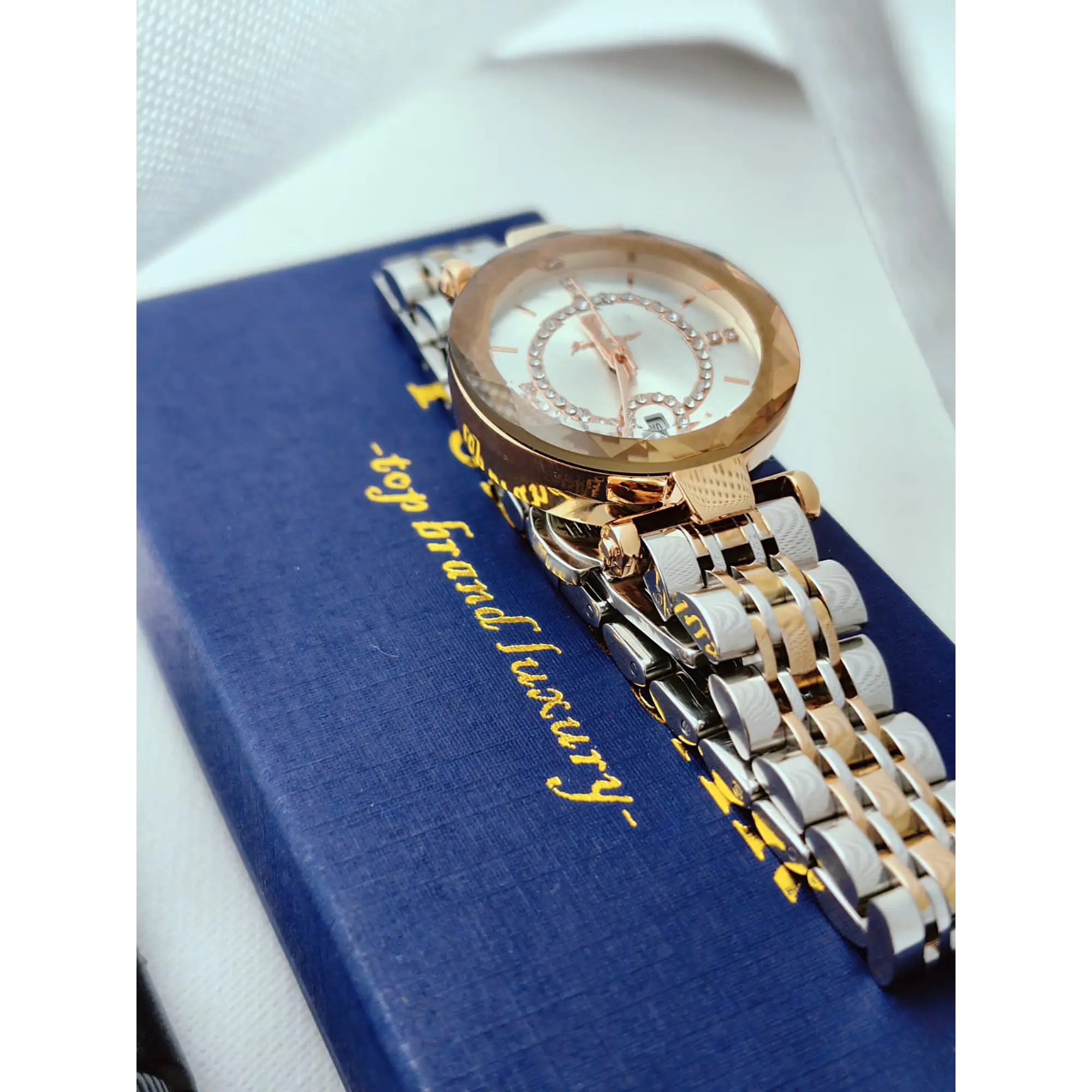 Relógio Feminino 30mm Aço 316L Champanhe 17