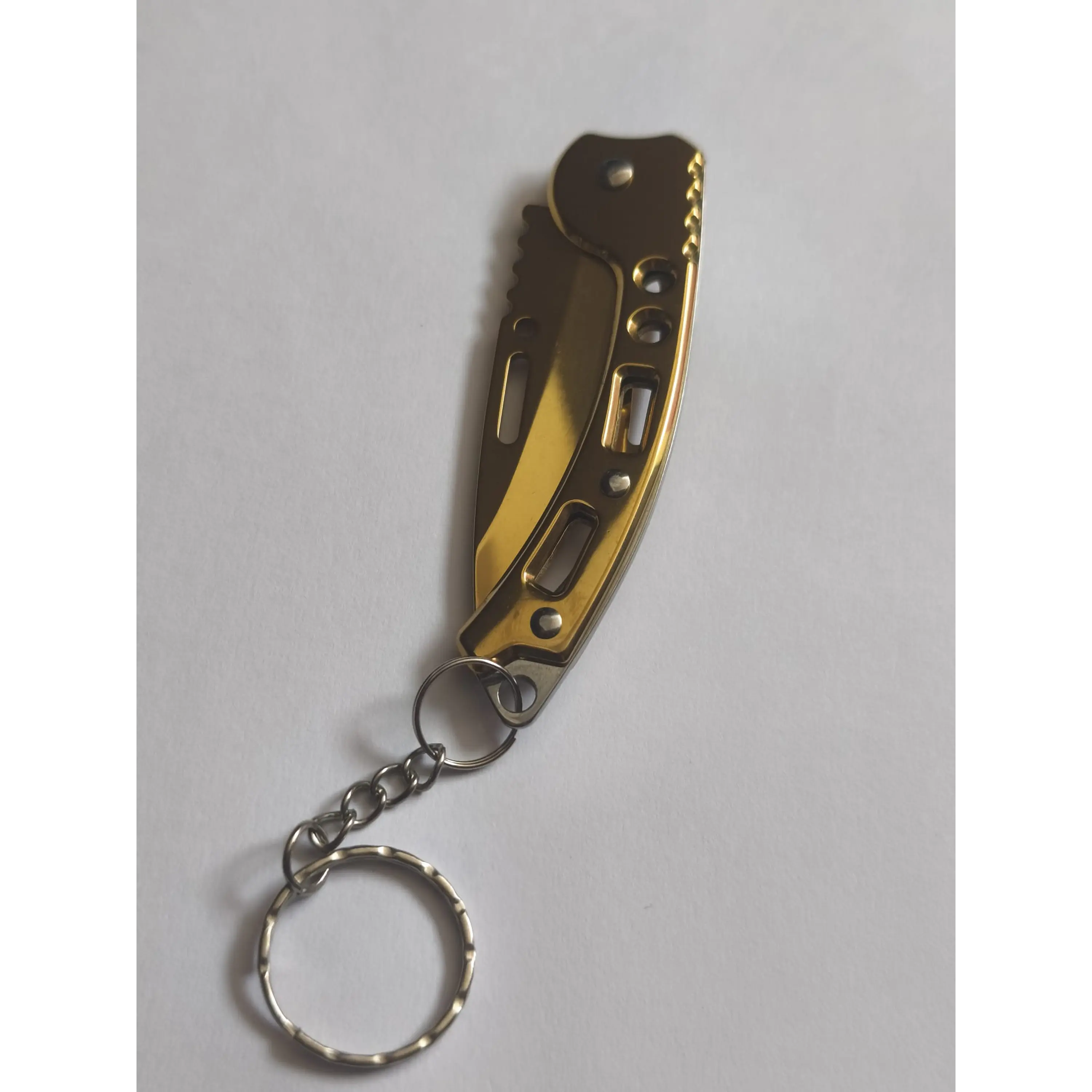 Couteau de poche LEAF plaqué or, tranchant, avec porte-clés - 13 cm, en acier. 4