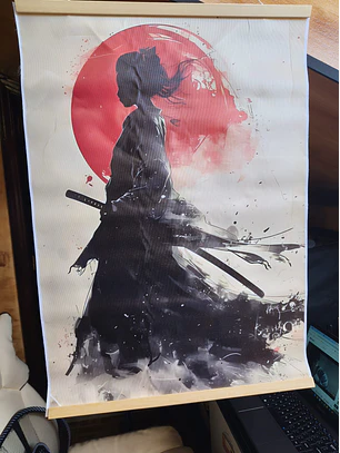 Poster de Tela Samurai com Moldura Magnética de Madeira – Arte Japonesa Sol Nascente