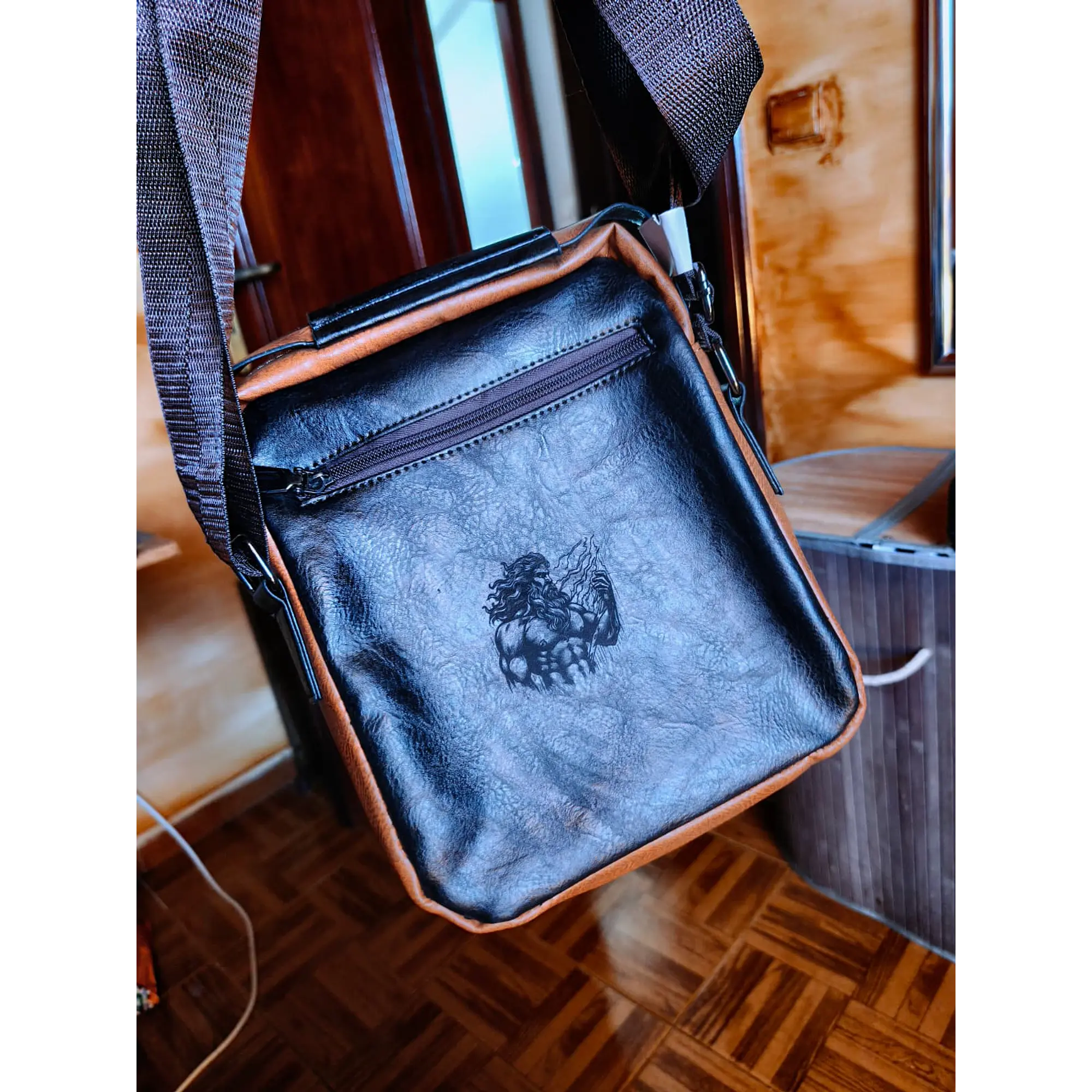 Sac bandoulière pour homme ZEUS London – Similicuir marron 8