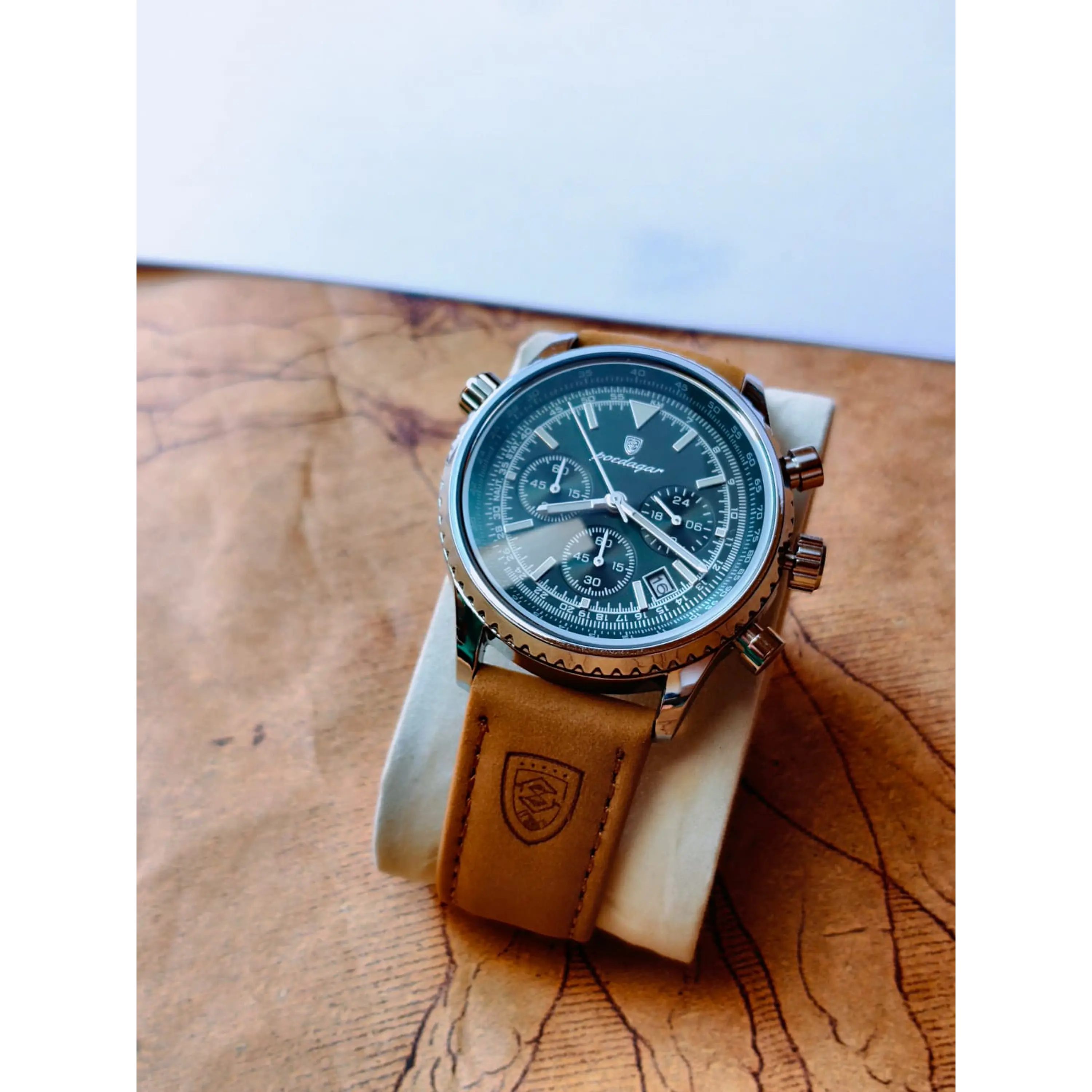 Relógio Masculino Poedagar Chronograph – Bracelete em Pele e Detalhes Luminosos 1
