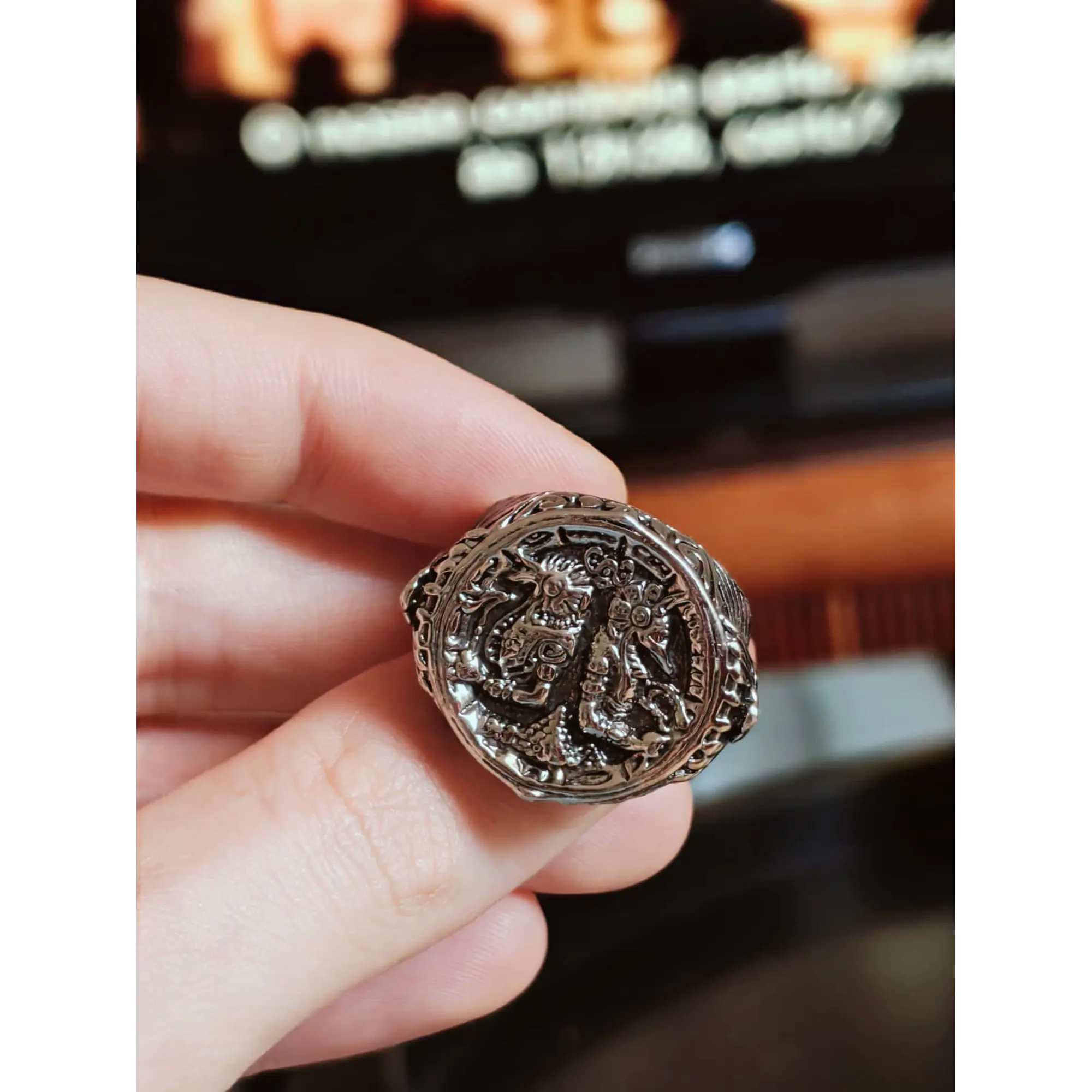 Bague flèche égyptienne vintage – Détail de pharaon et de pièce mythologique (argent vieilli) 1