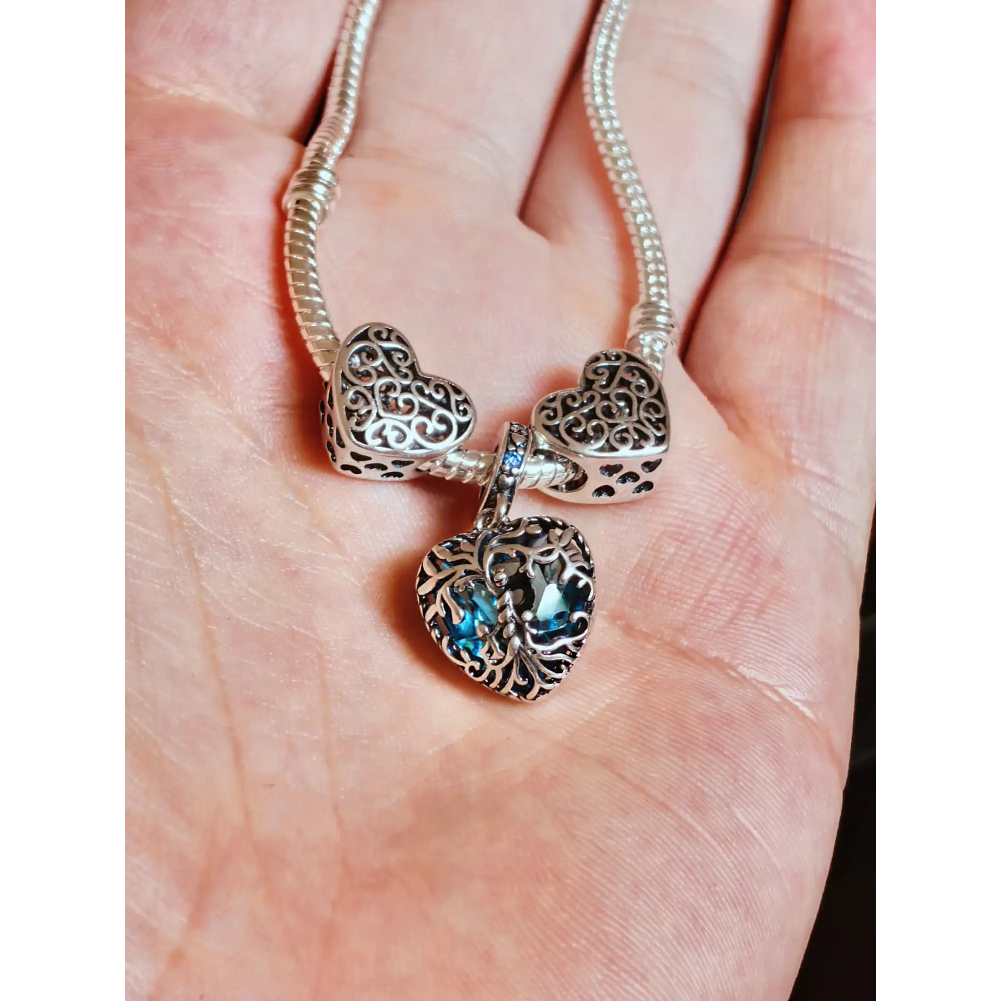 Pulseira de Prata com Charms Coração e Pendente Cristal Azul 8