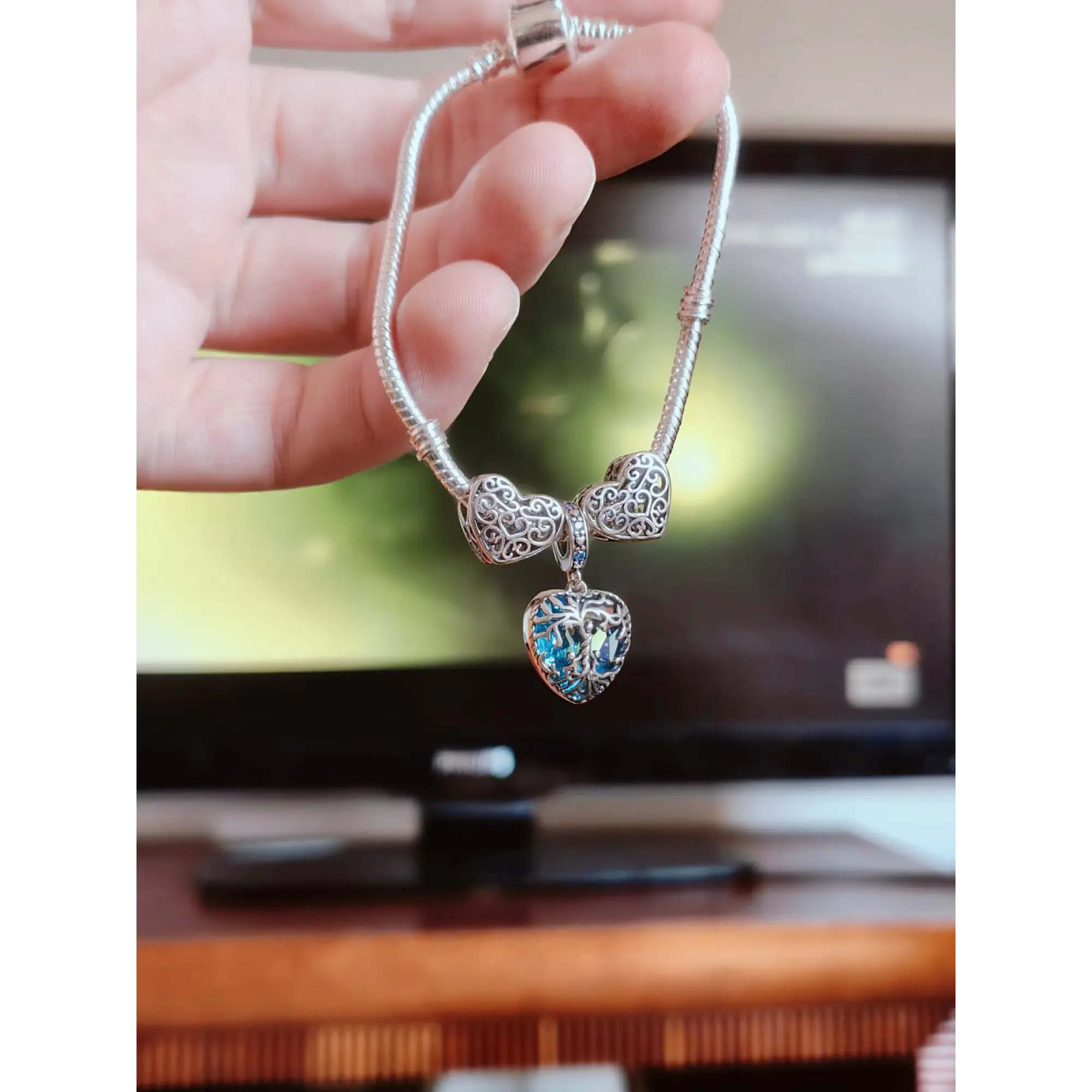 Pulseira de Prata com Charms Coração e Pendente Cristal Azul 3