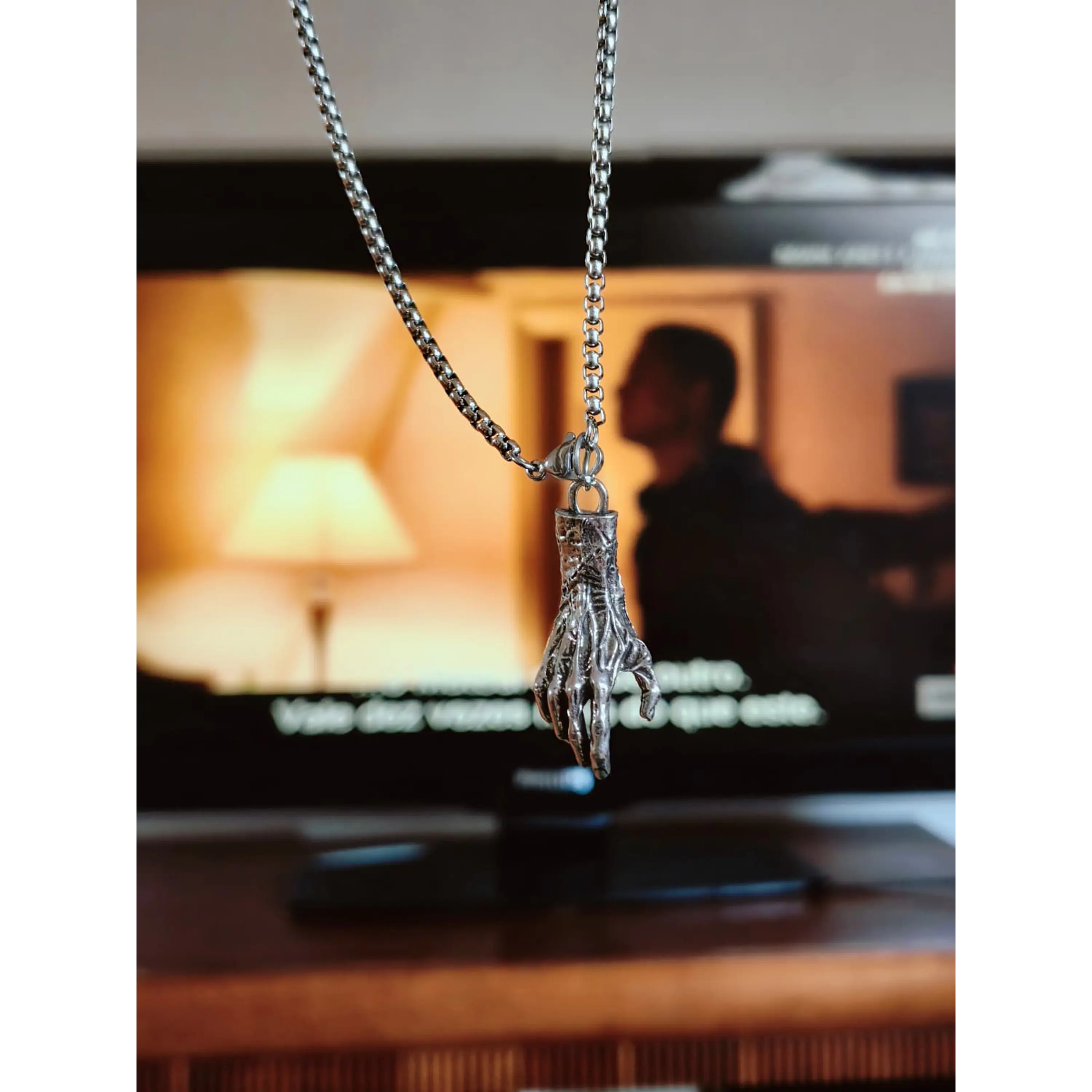 Collier avec pendentif main gothique/zombie en argent – ​​Cordon style punk/alternatif 4