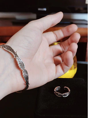 Conjunto Prateado Bracelete e Anel Ajustável 