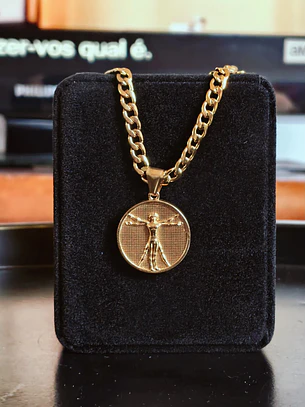 Colar com Medalha Homem Vitruviano em Tom Dourado – Corrente Cubana