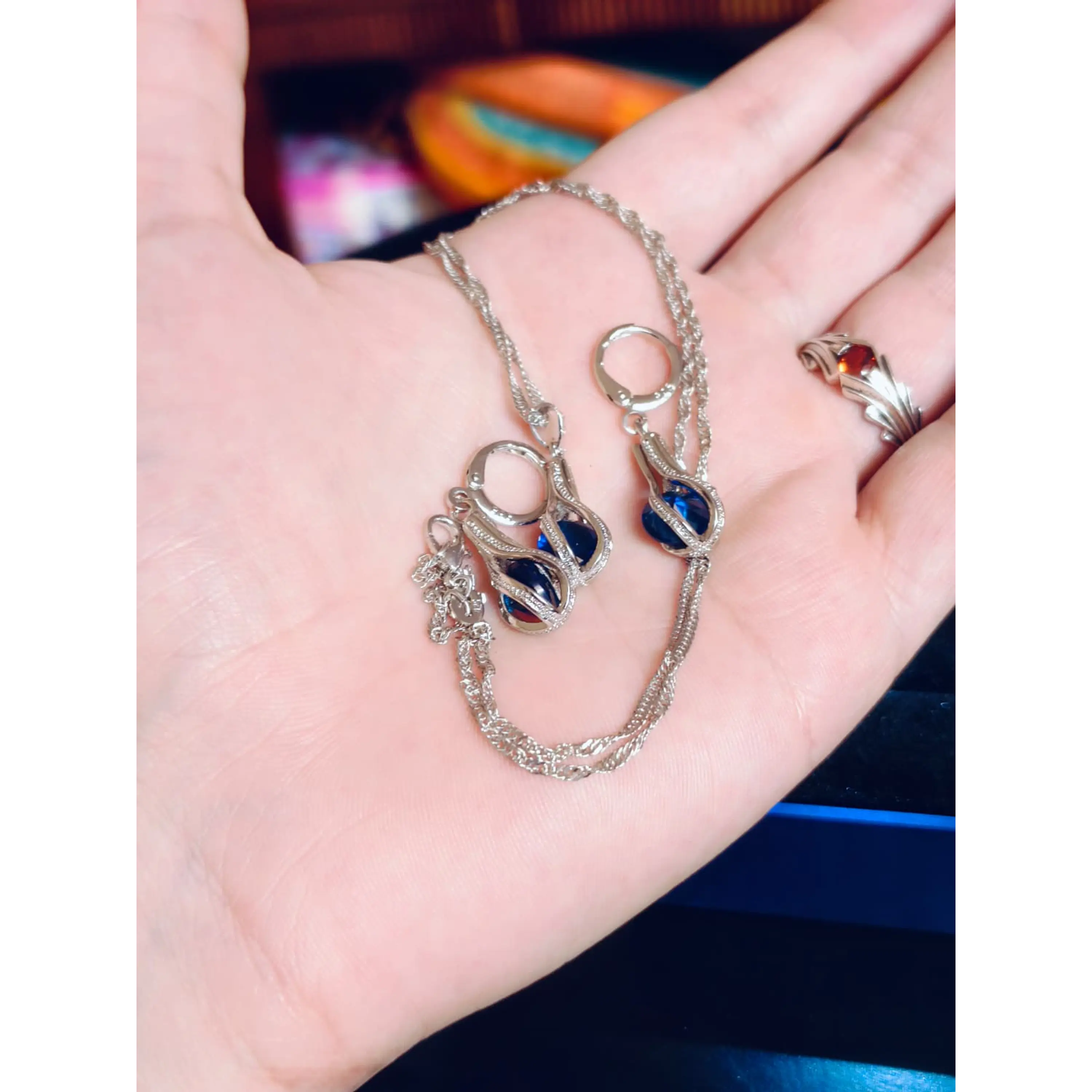 Ensemble de bijoux en argent – ​​Collier et boucles d'oreilles avec cristal de saphir bleu (Boîte avec lumière LED incluse) 7