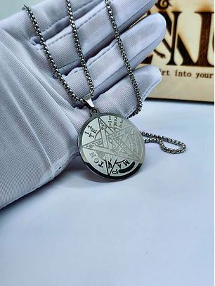 Colar Amuleto Tetragrammaton em Aço Inoxidável – Proteção Mística