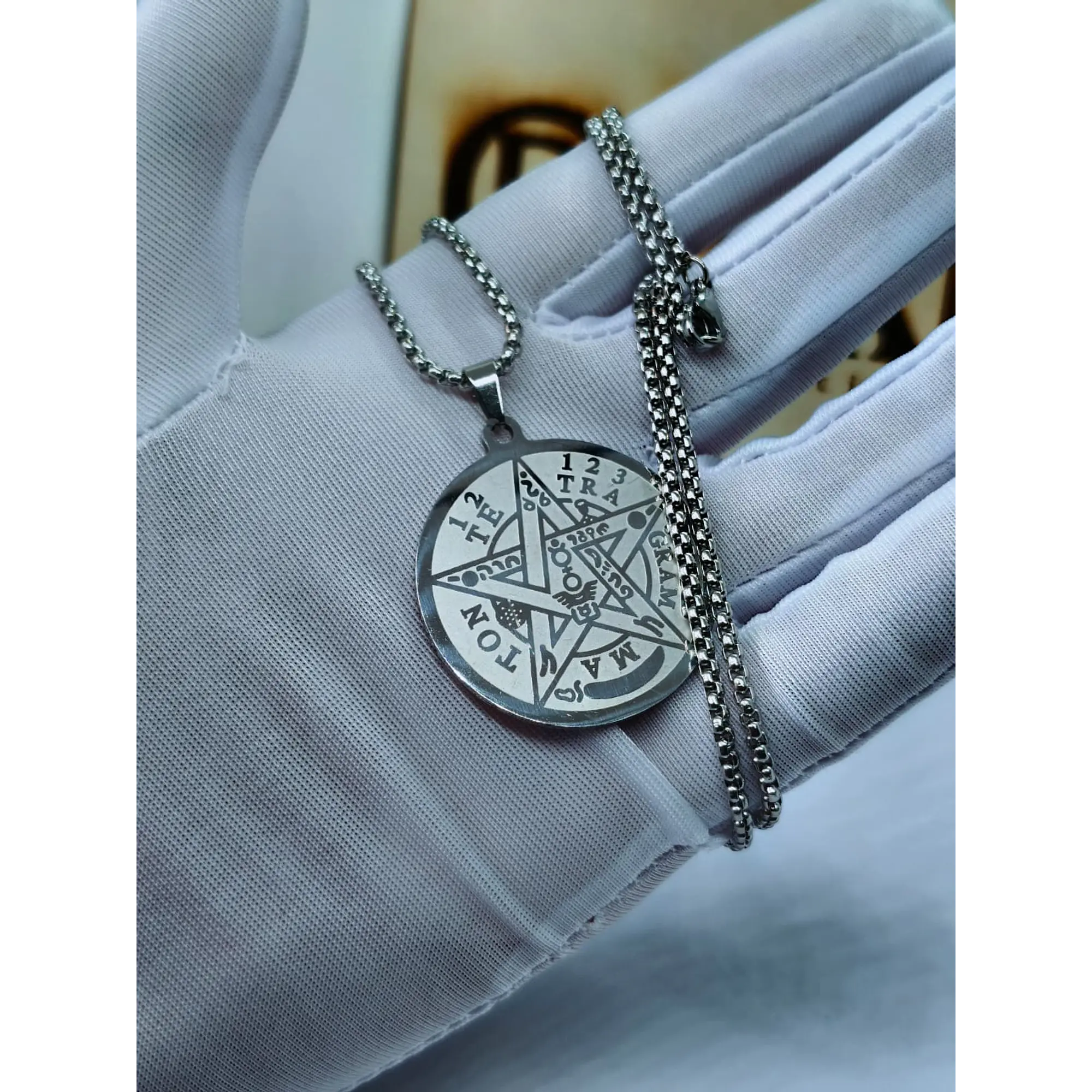 Colar Amuleto Tetragrammaton em Aço Inoxidável – Proteção Mística 3