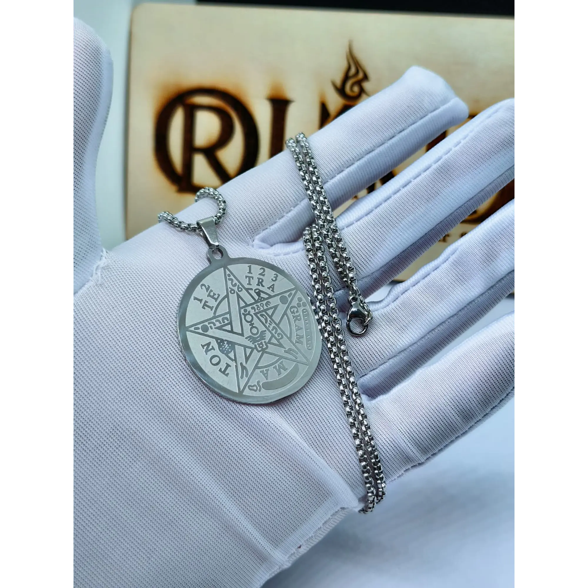Colar Amuleto Tetragrammaton em Aço Inoxidável – Proteção Mística 4