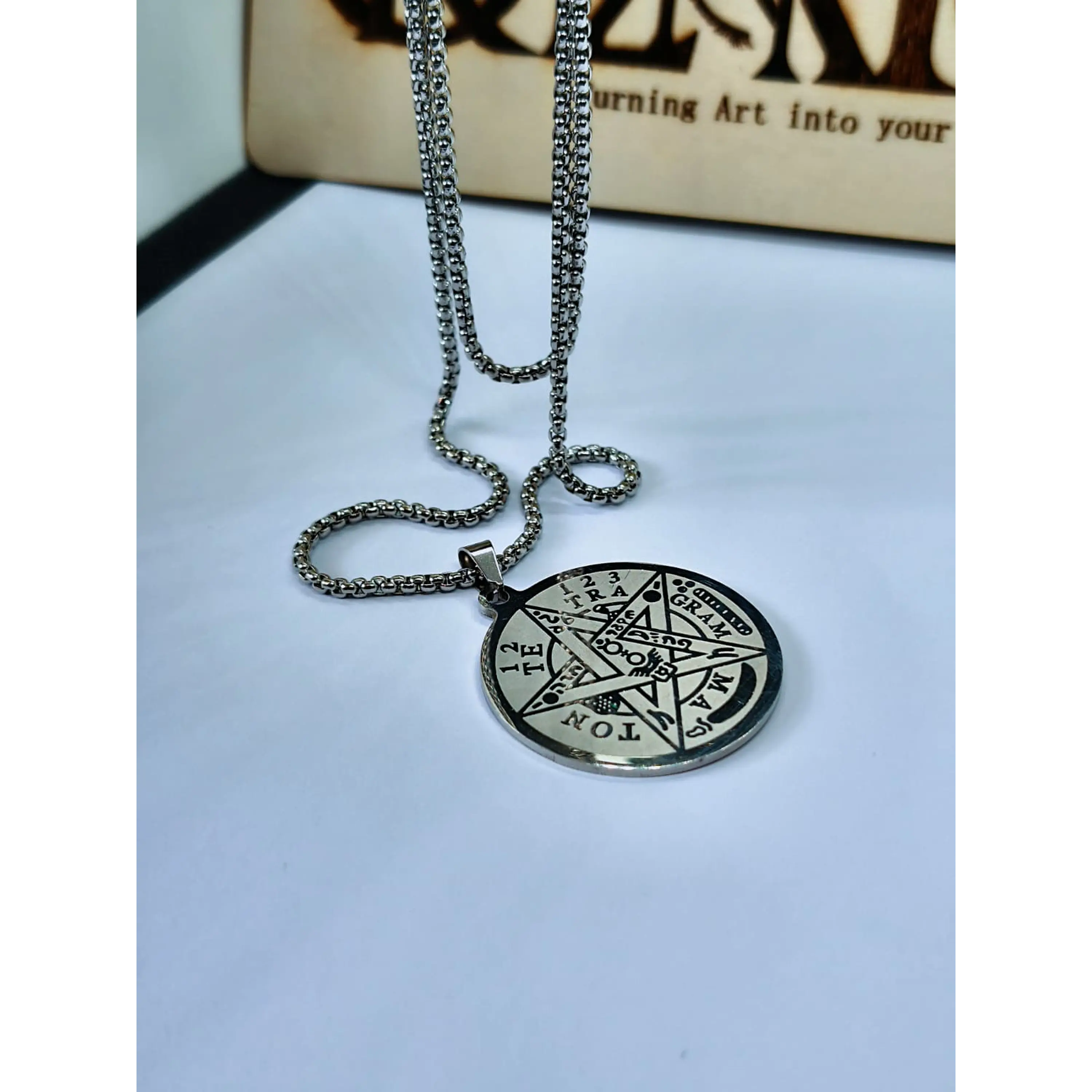 Colar Amuleto Tetragrammaton em Aço Inoxidável – Proteção Mística 5