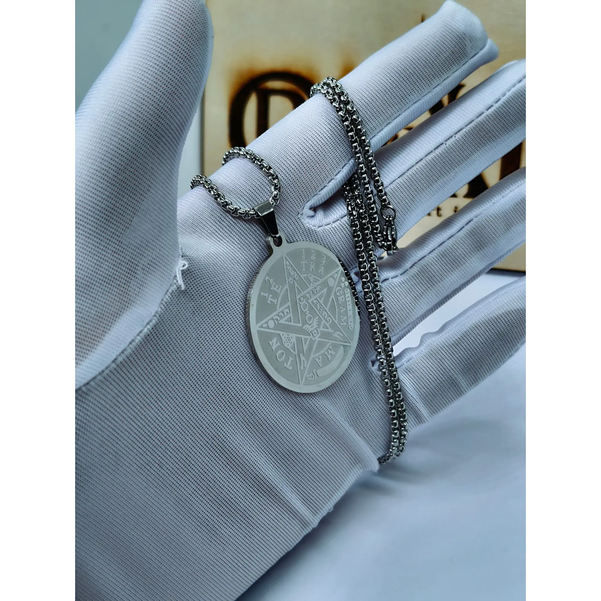 Colar Amuleto Tetragrammaton em Aço Inoxidável – Proteção Mística 7