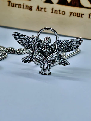 Colar com Pendente Anjo em Prateado Envelhecido – Corrente em Malha