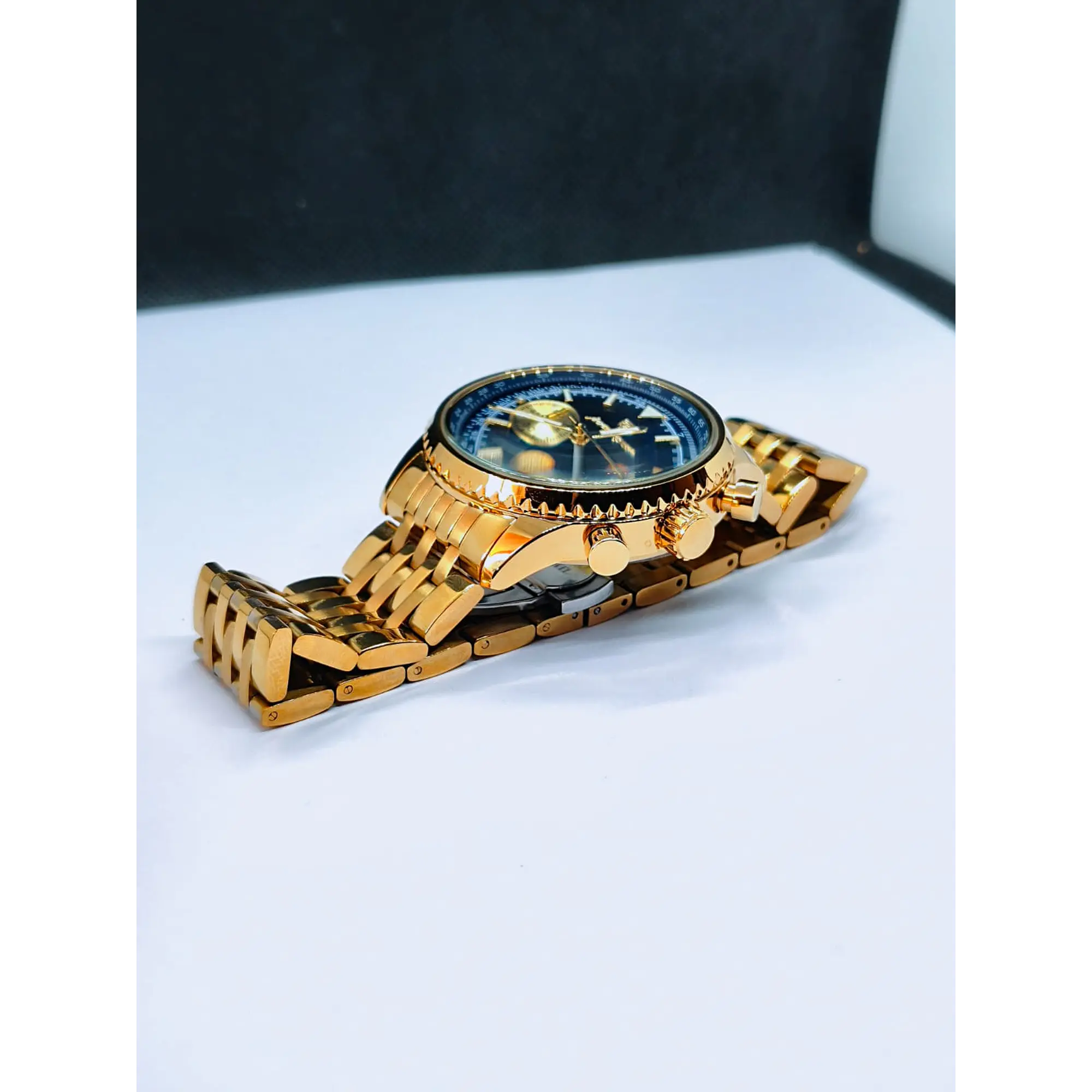 Montre chronographe pour homme en or avec cadran bleu 7