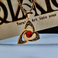 Colar Amuleto Triquetra Celta em Dourado com Pedra Central Vermelha  - Thumbnail 3