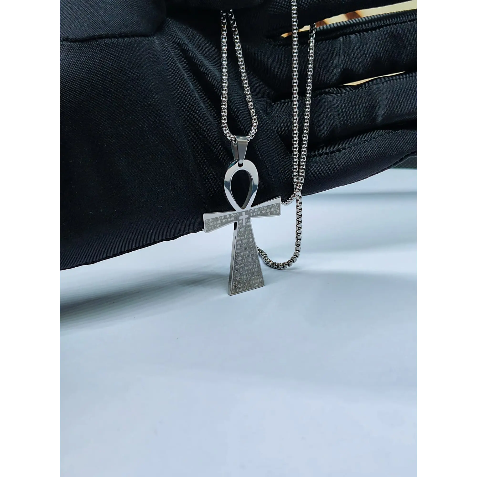Colar Cruz Ankh em Aço Inoxidável com Oração do Pai Nosso Gravada 3