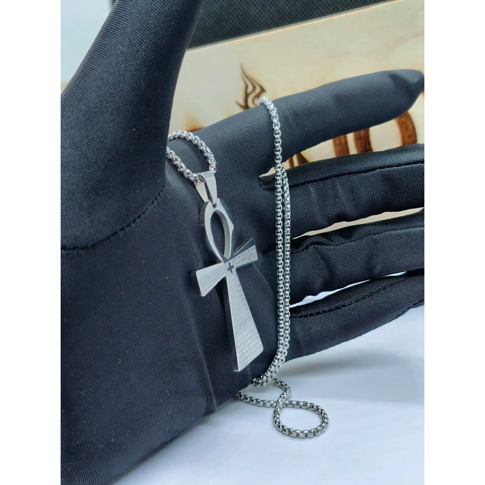 Colar Cruz Ankh em Aço Inoxidável com Oração do Pai Nosso Gravada 2