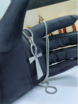 Colar Cruz Ankh em Aço Inoxidável com Oração do Pai Nosso Gravada