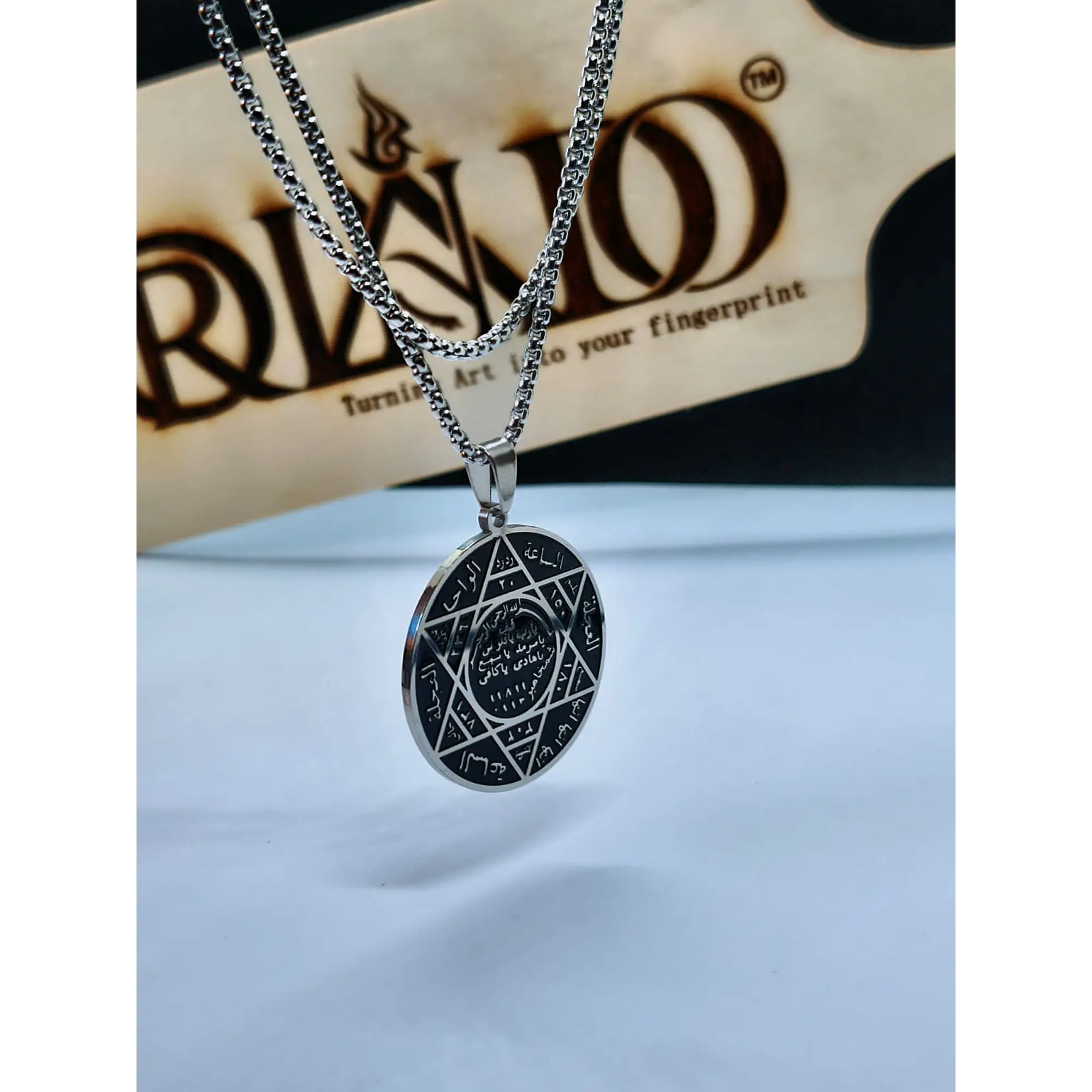 Colar Medalhão Amuleto Místico Árabe em Aço Inoxidável – Prateado e Preto 8