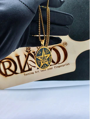 Colar Medalha Tetragrammaton em Aço Inoxidável Dourado – Amuleto de Proteção Mística