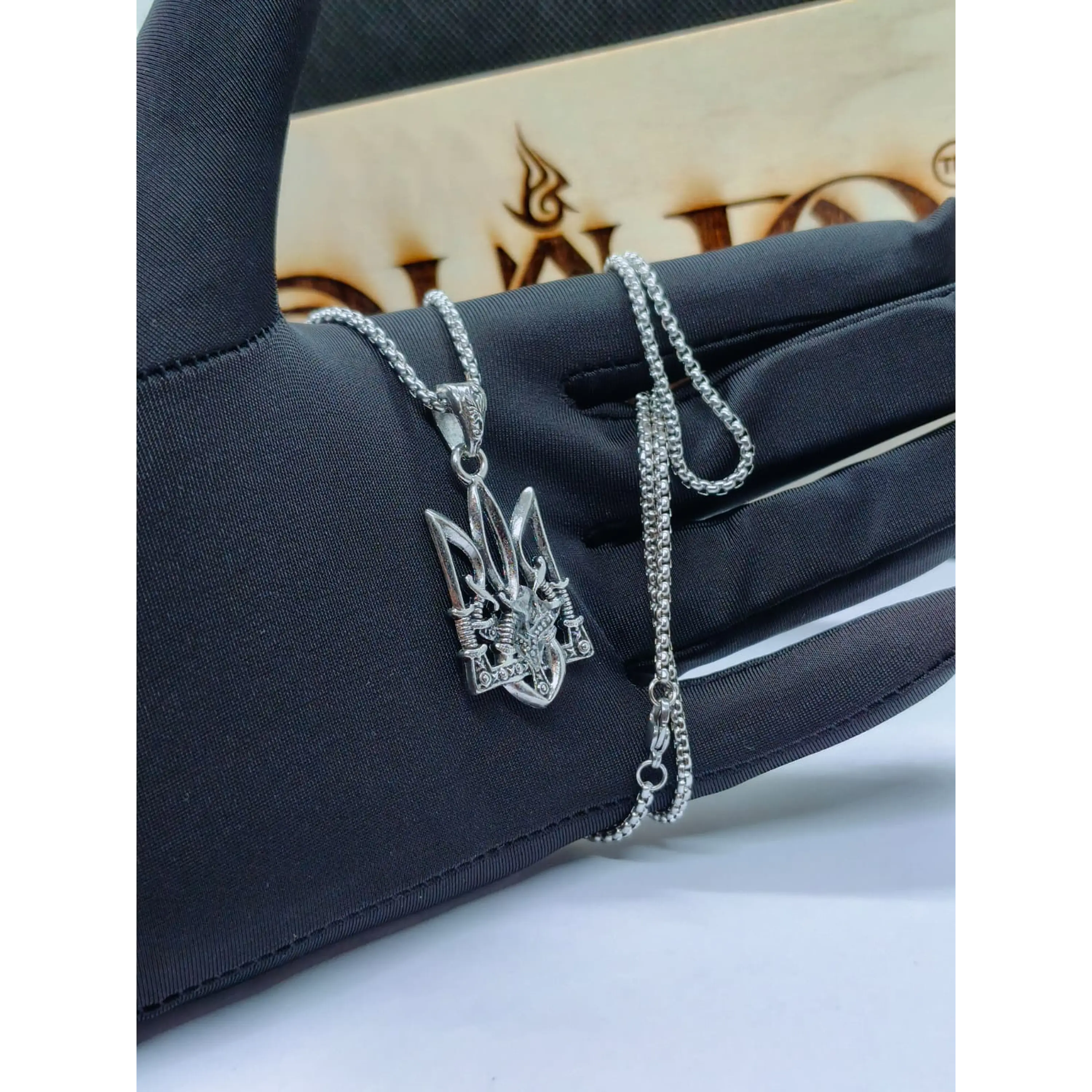 Collier avec pendentif trident ukrainien (Tryzub) en acier inoxydable 3