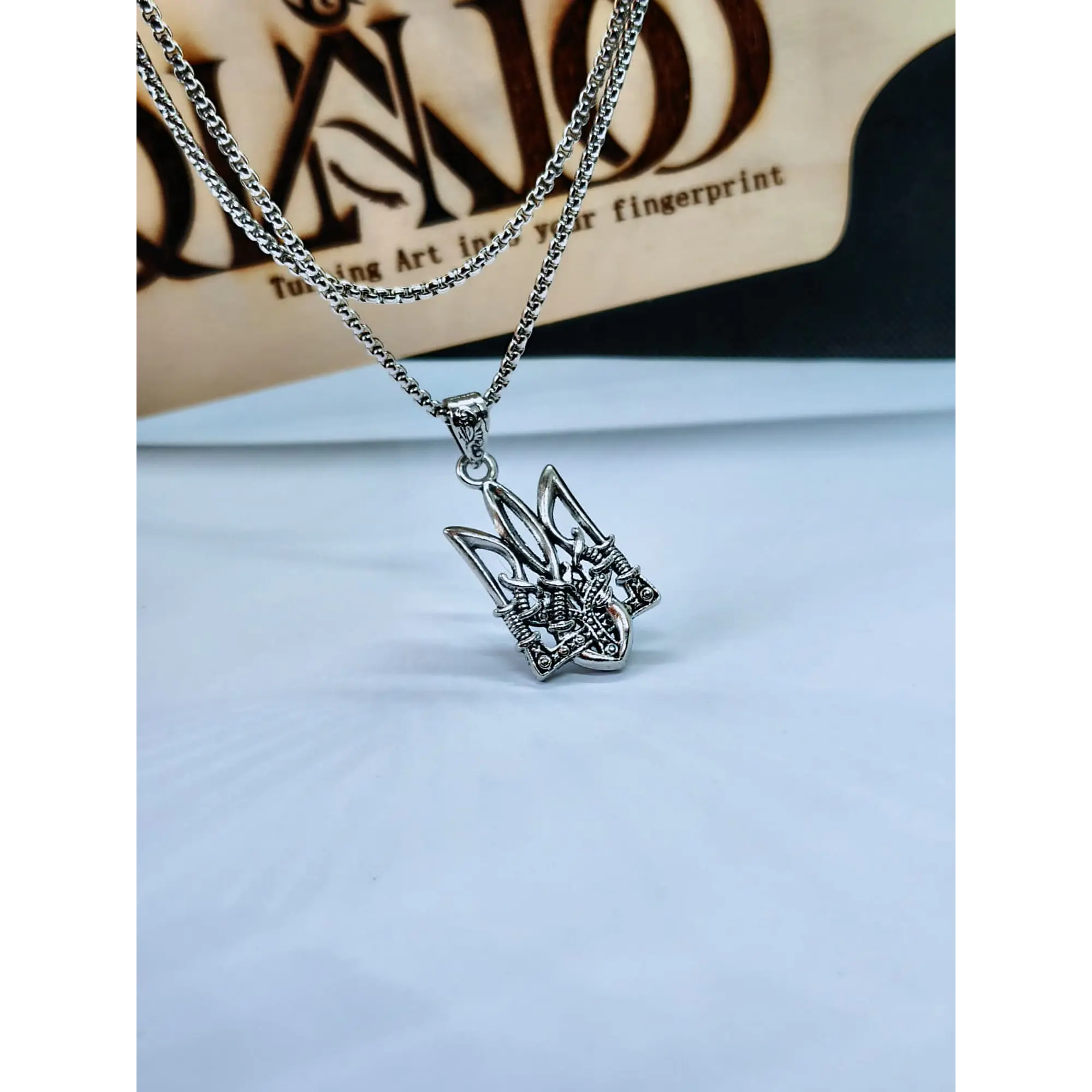 Collier avec pendentif trident ukrainien (Tryzub) en acier inoxydable 7