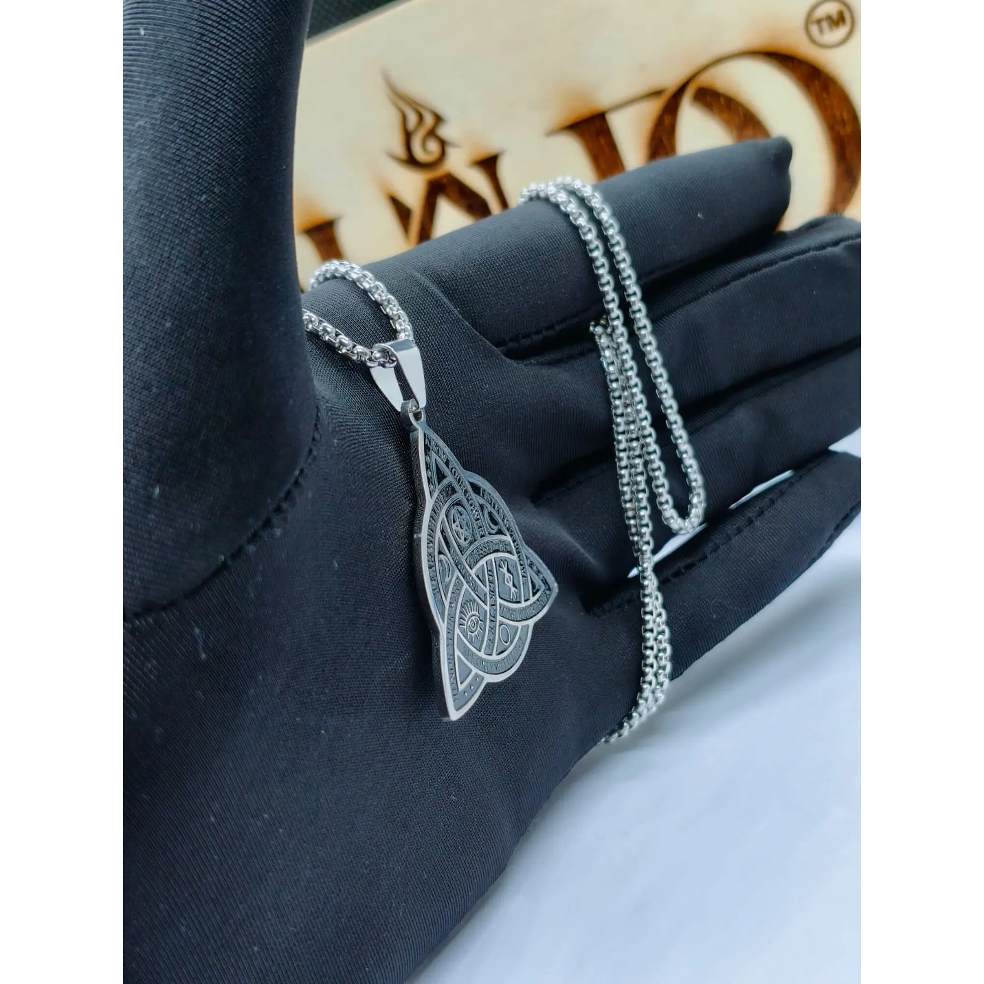 Colar Pendente Triquetra Mística em Aço Inoxidável – Símbolos Wicca e Celta 5