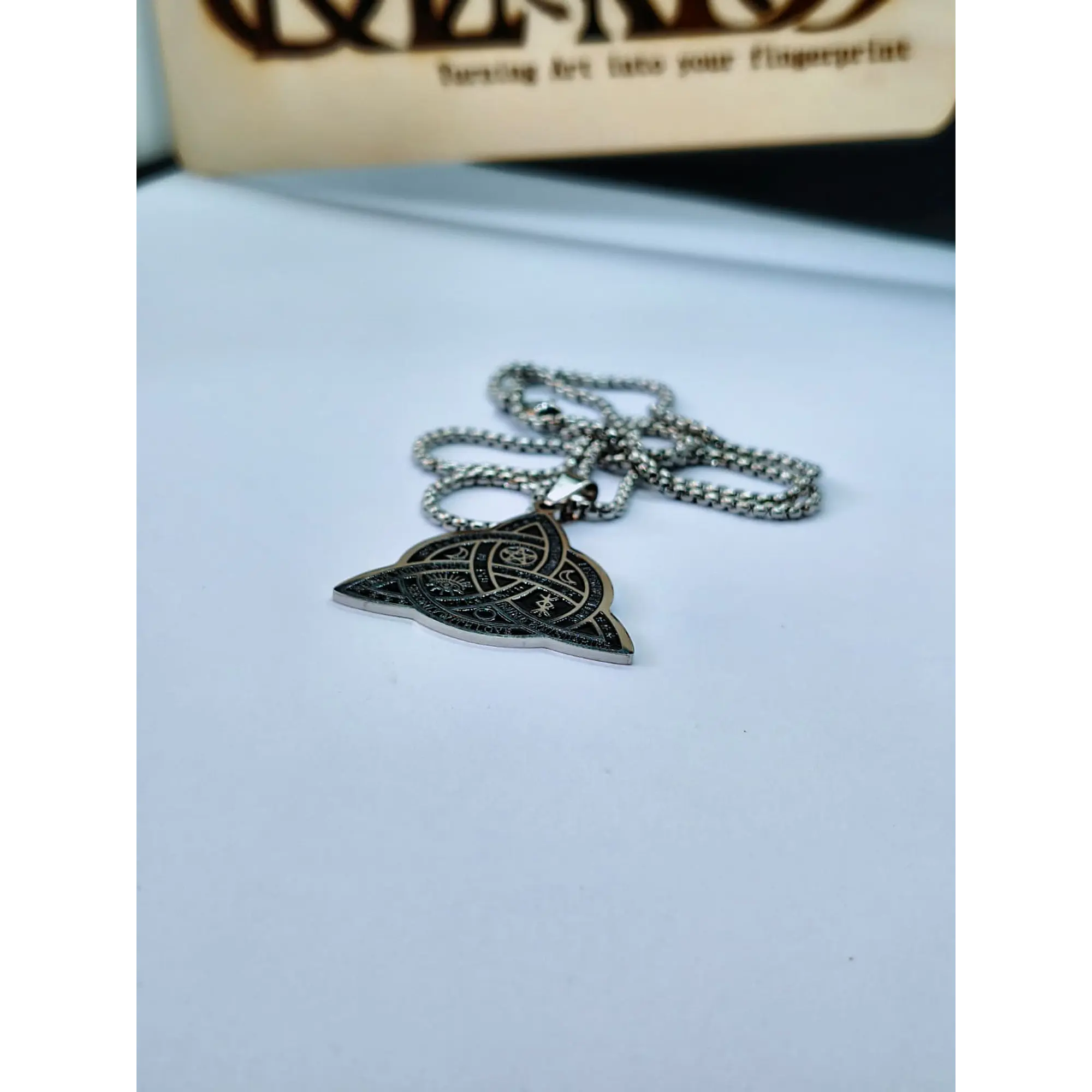 Colar Pendente Triquetra Mística em Aço Inoxidável – Símbolos Wicca e Celta 7