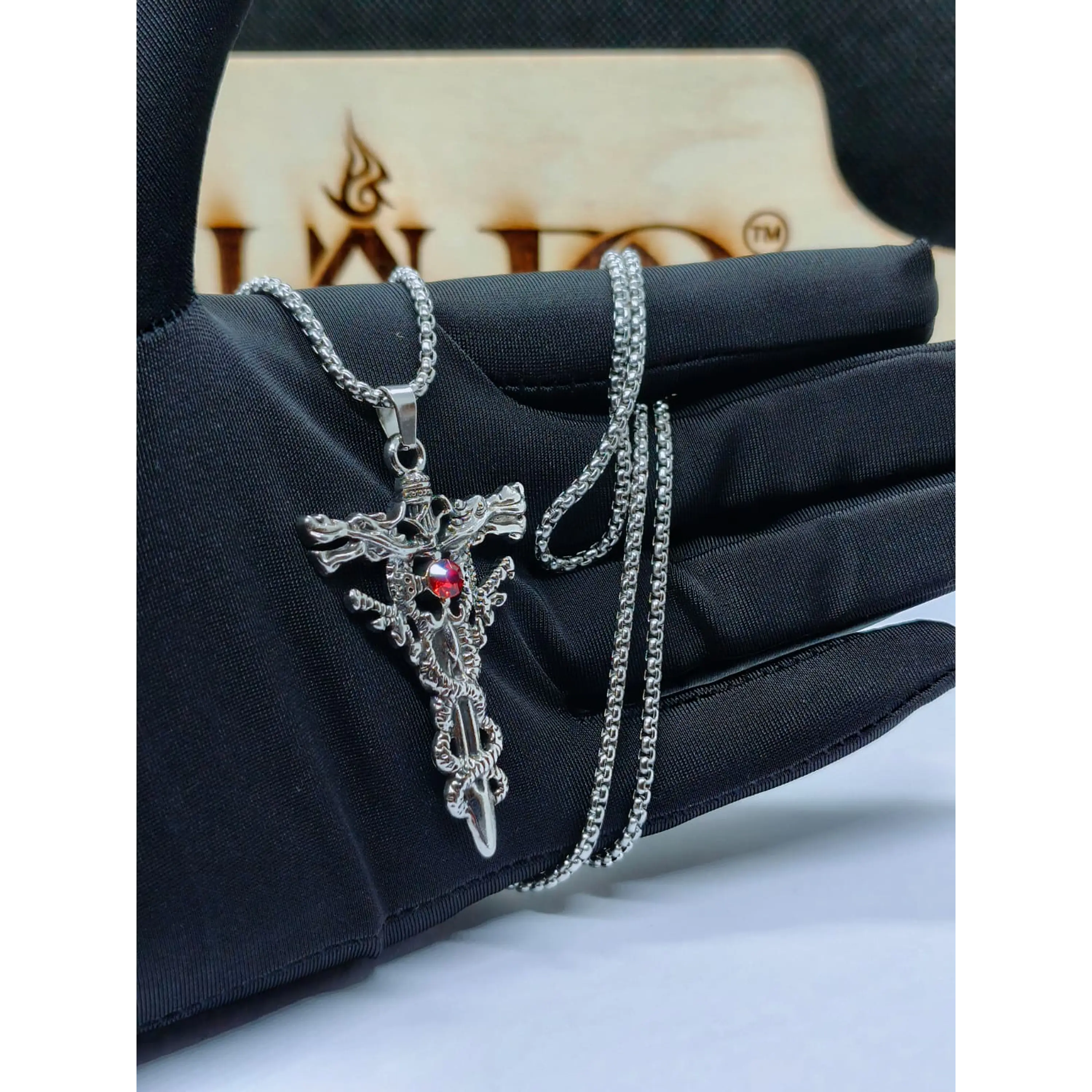 Pendente Espada Gótica com Dragão e Cristal Vermelho – Inclui Corrente 2
