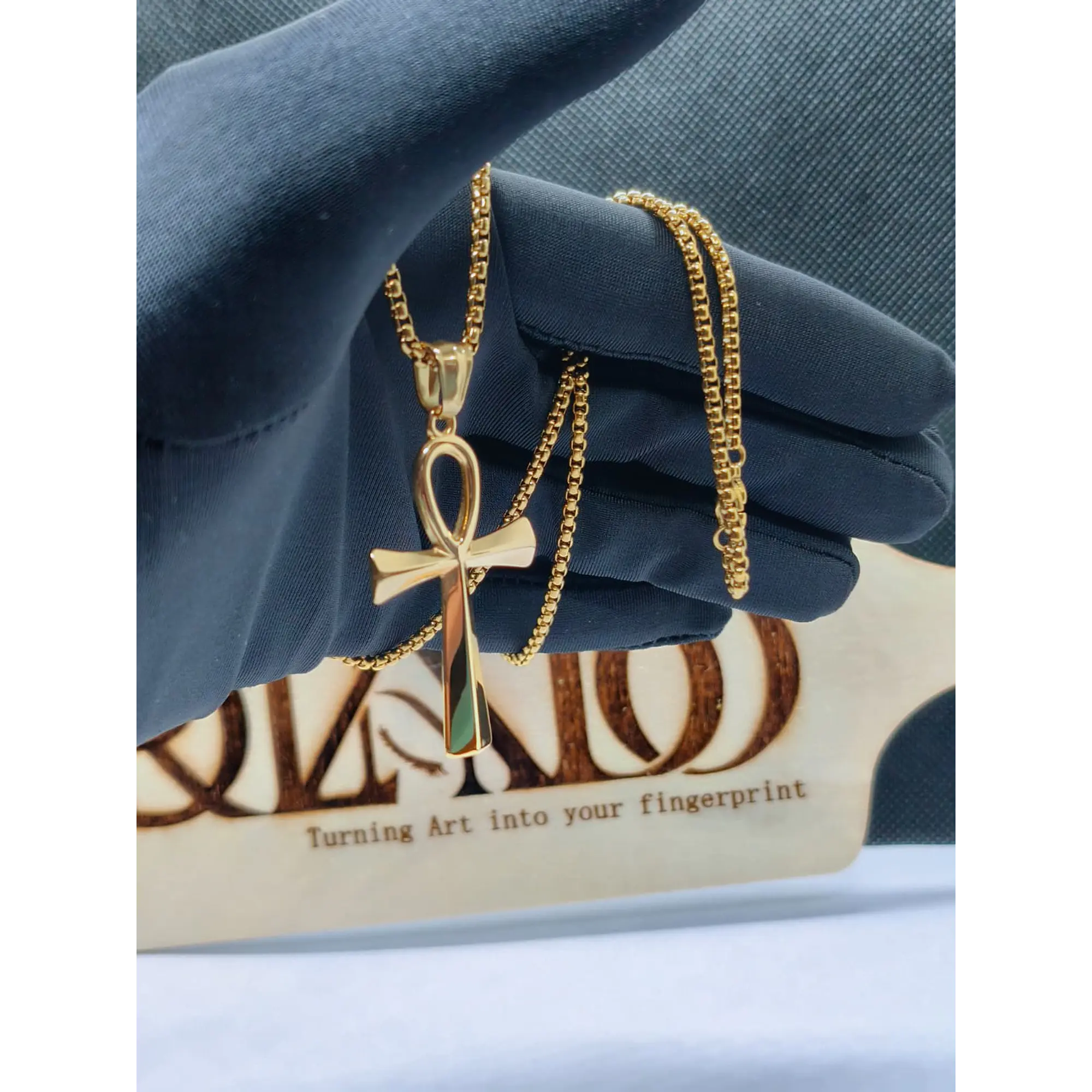 Colar com Pendente Cruz Ankh em Aço Inoxidável Dourado – Chave da Vida Egípci 2