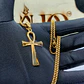 Colar com Pendente Cruz Ankh em Aço Inoxidável Dourado – Chave da Vida Egípci - Thumbnail 1