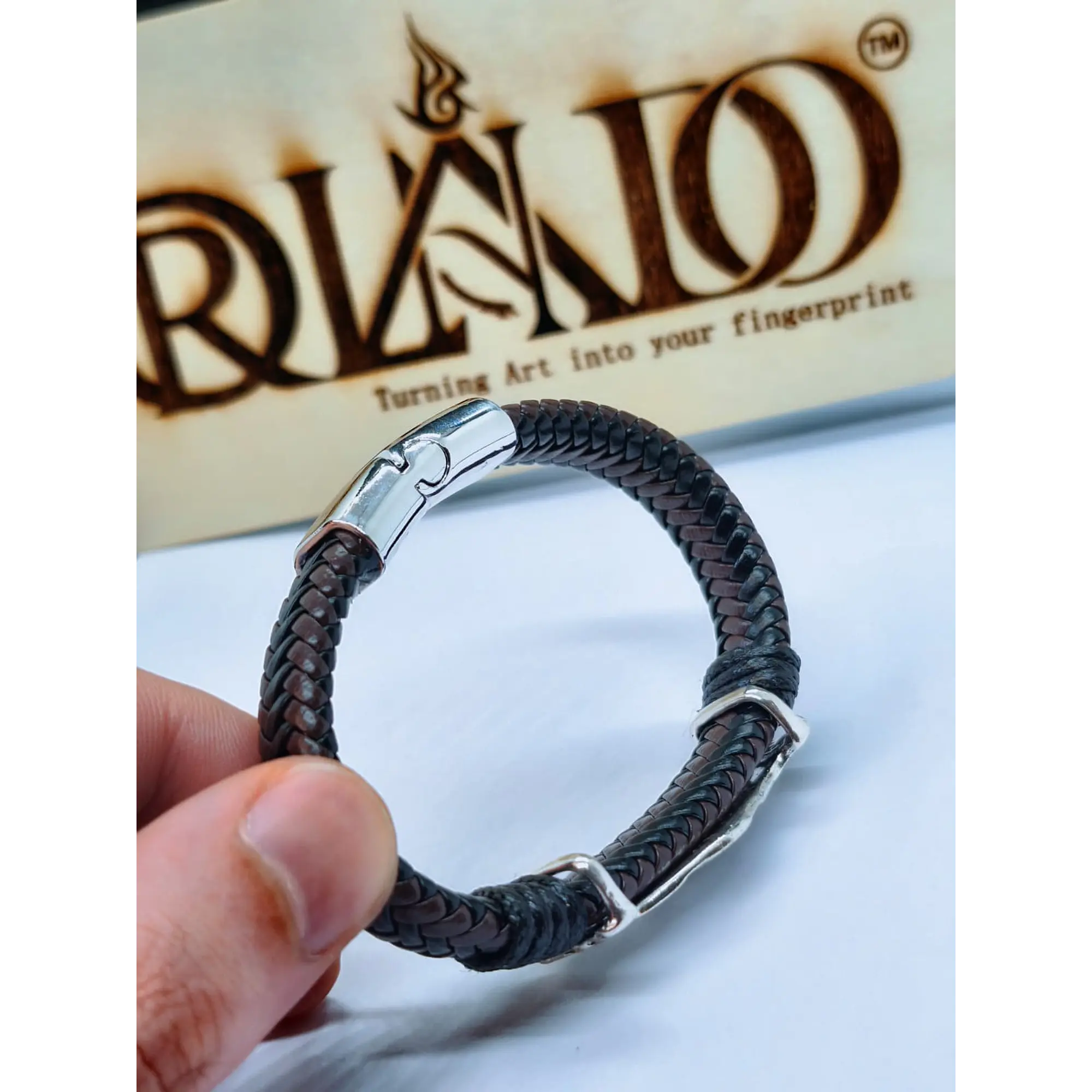 Bracelet pour homme en cuir tressé avec symbole viking Valknut et fermoir magnétique 6