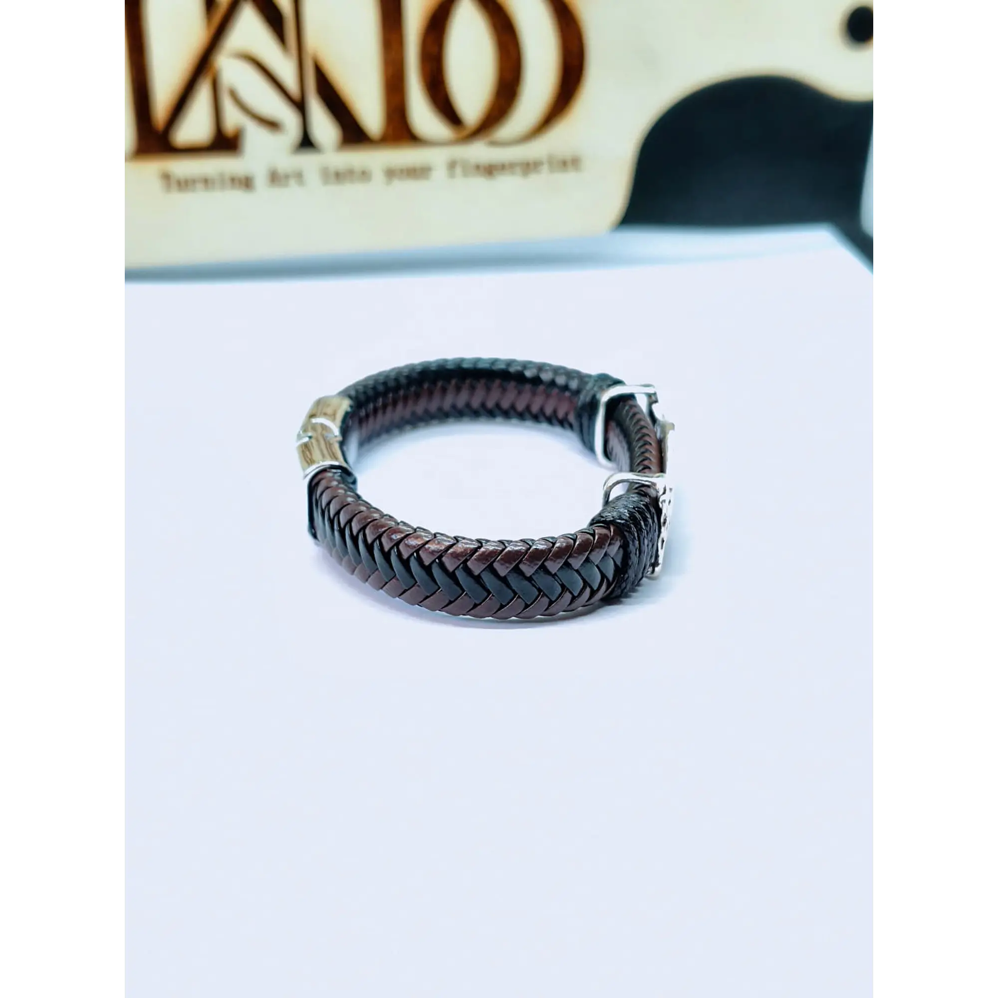 Bracelet pour homme en cuir tressé avec symbole viking Valknut et fermoir magnétique 8