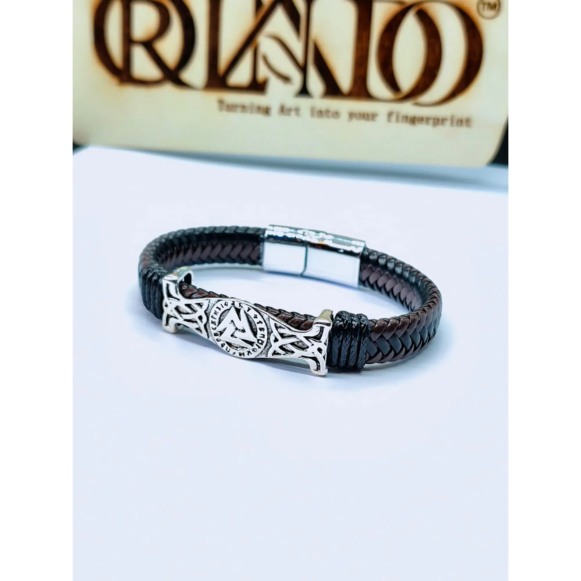 Bracelet pour homme en cuir tressé avec symbole viking Valknut et fermoir magnétique 10