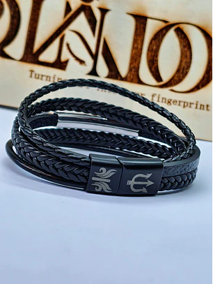 Pulseira Masculina Multicamadas em Pele Preta com Fecho Magnético Tridente