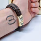 Pulseira Masculina Multicamadas em Pele Castanha com Fecho Magnético Dourado 