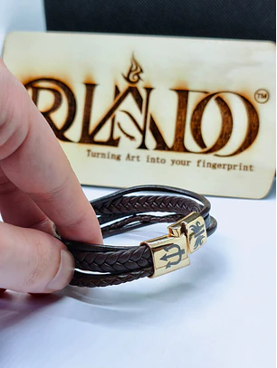 Pulseira Masculina Multicamadas em Pele Castanha com Fecho Magnético Dourado 