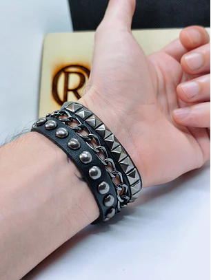 Pulseira Masculina em Pele Preta com Tachas e Corrente Estilo Rock / Punk