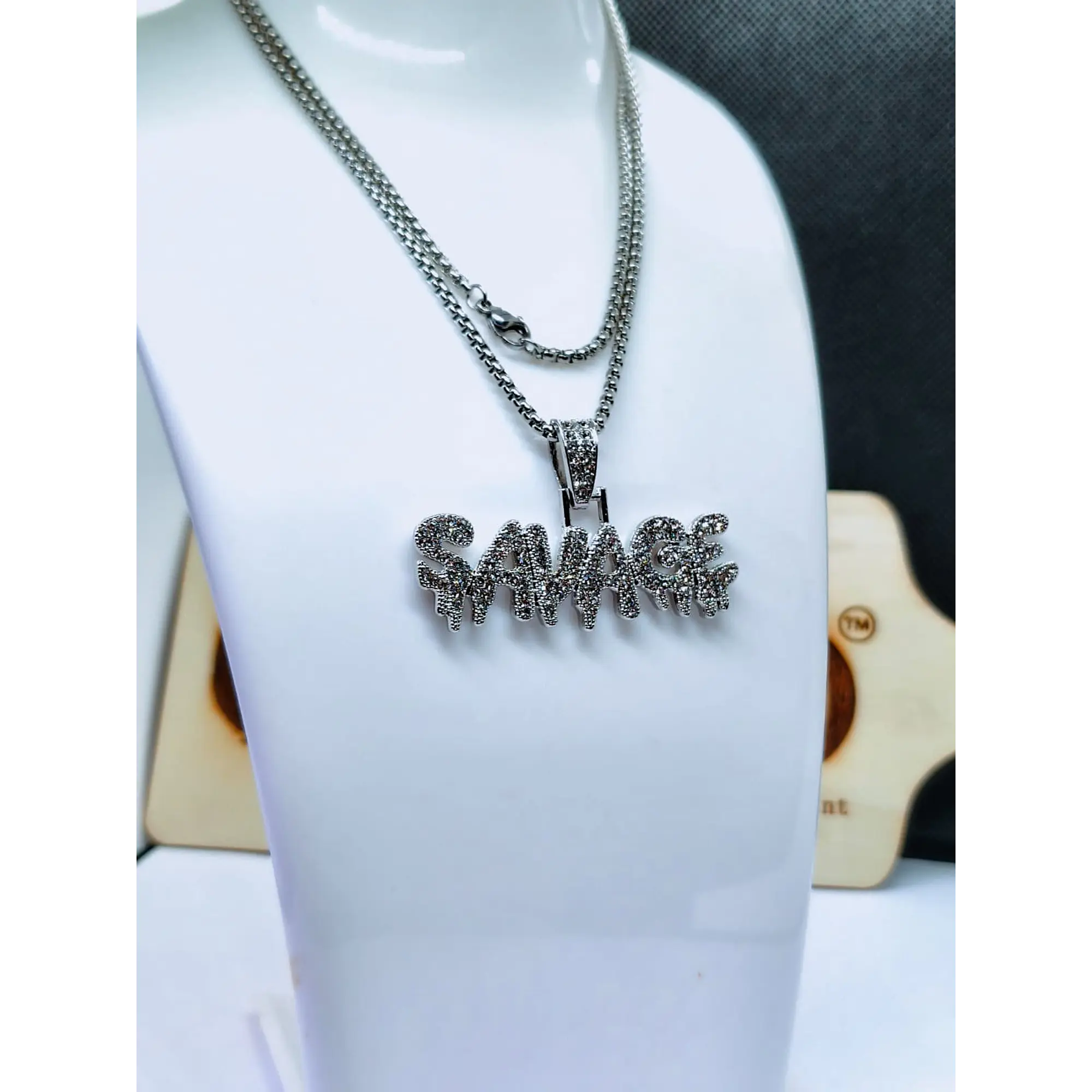 Colar Silver Savage Iced Out – Pendente Cravejado com Brilhantes 2