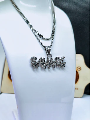 Colar Silver Savage Iced Out – Pendente Cravejado com Brilhantes