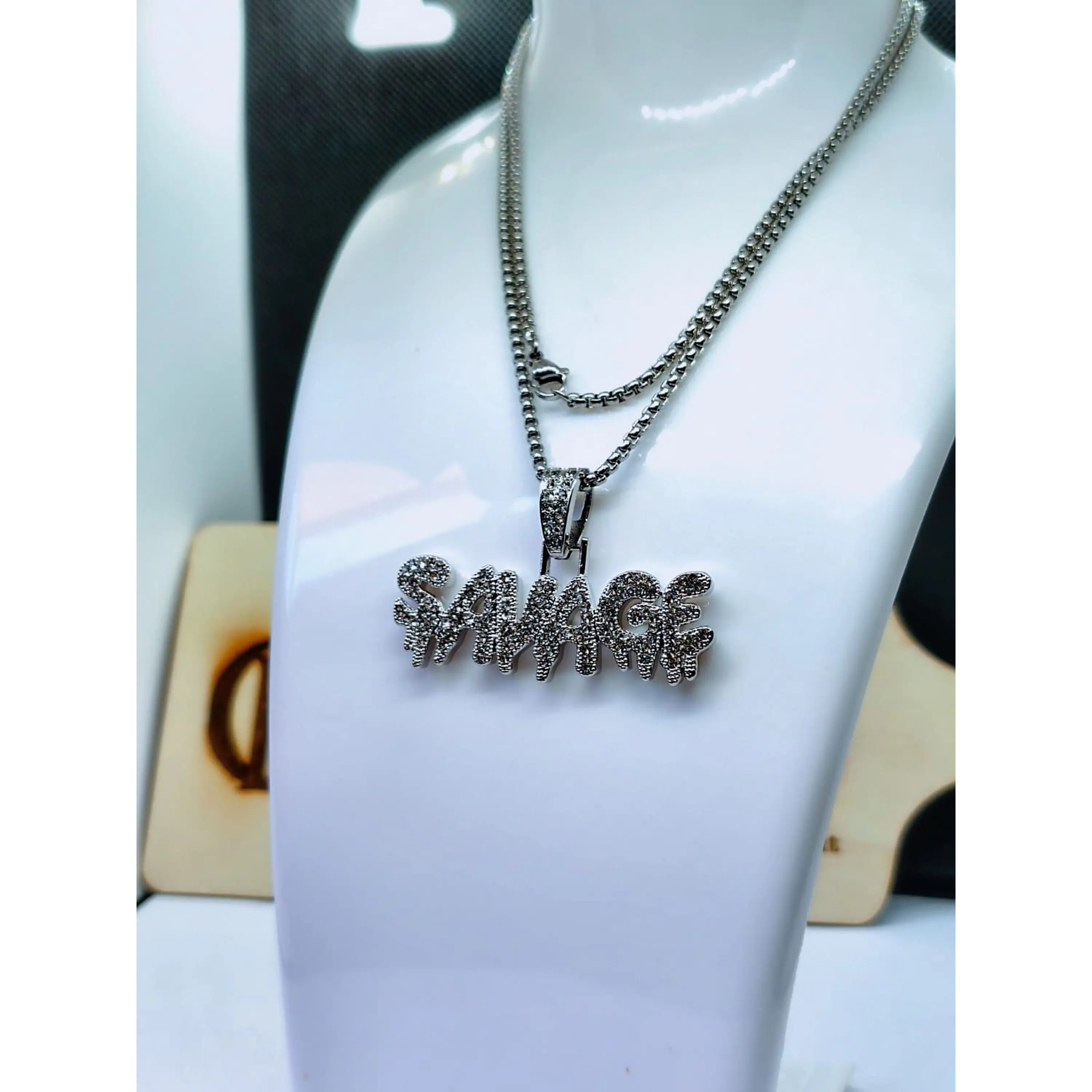 Colar Silver Savage Iced Out – Pendente Cravejado com Brilhantes 3