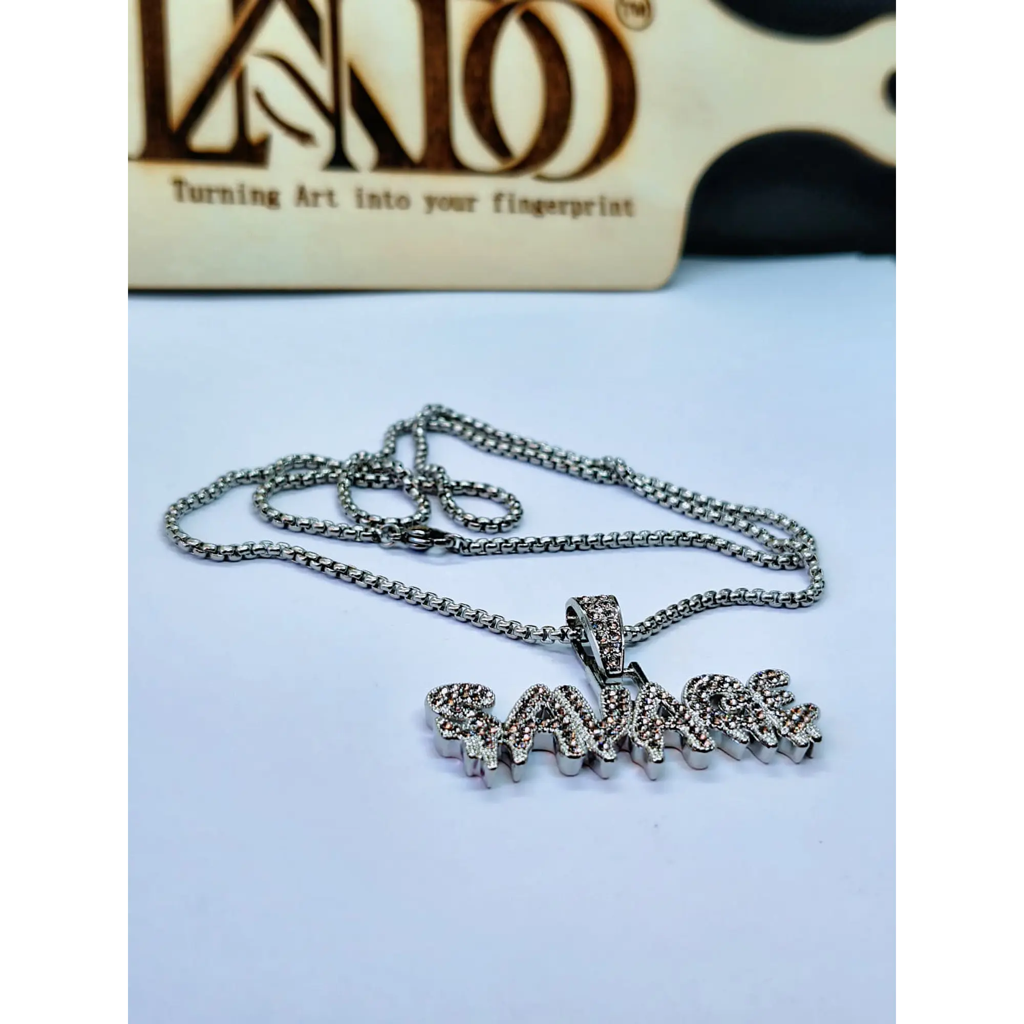 Colar Silver Savage Iced Out – Pendente Cravejado com Brilhantes 4