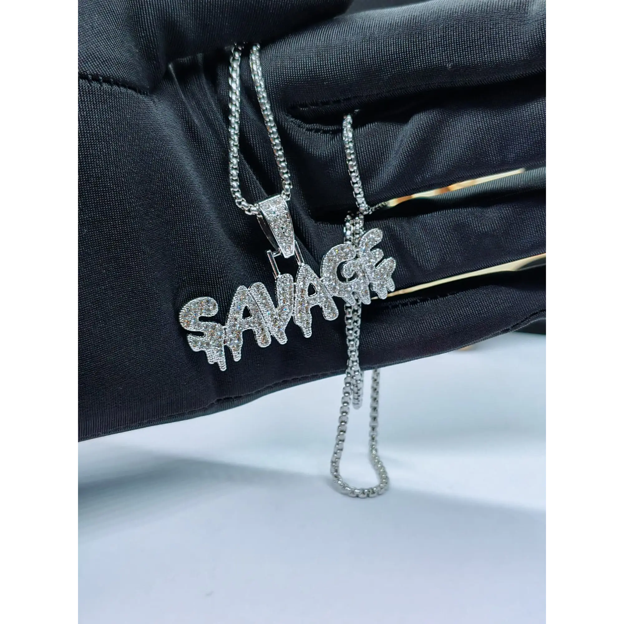 Colar Silver Savage Iced Out – Pendente Cravejado com Brilhantes 1