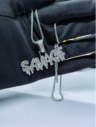 Colar Silver Savage Iced Out – Pendente Cravejado com Brilhantes