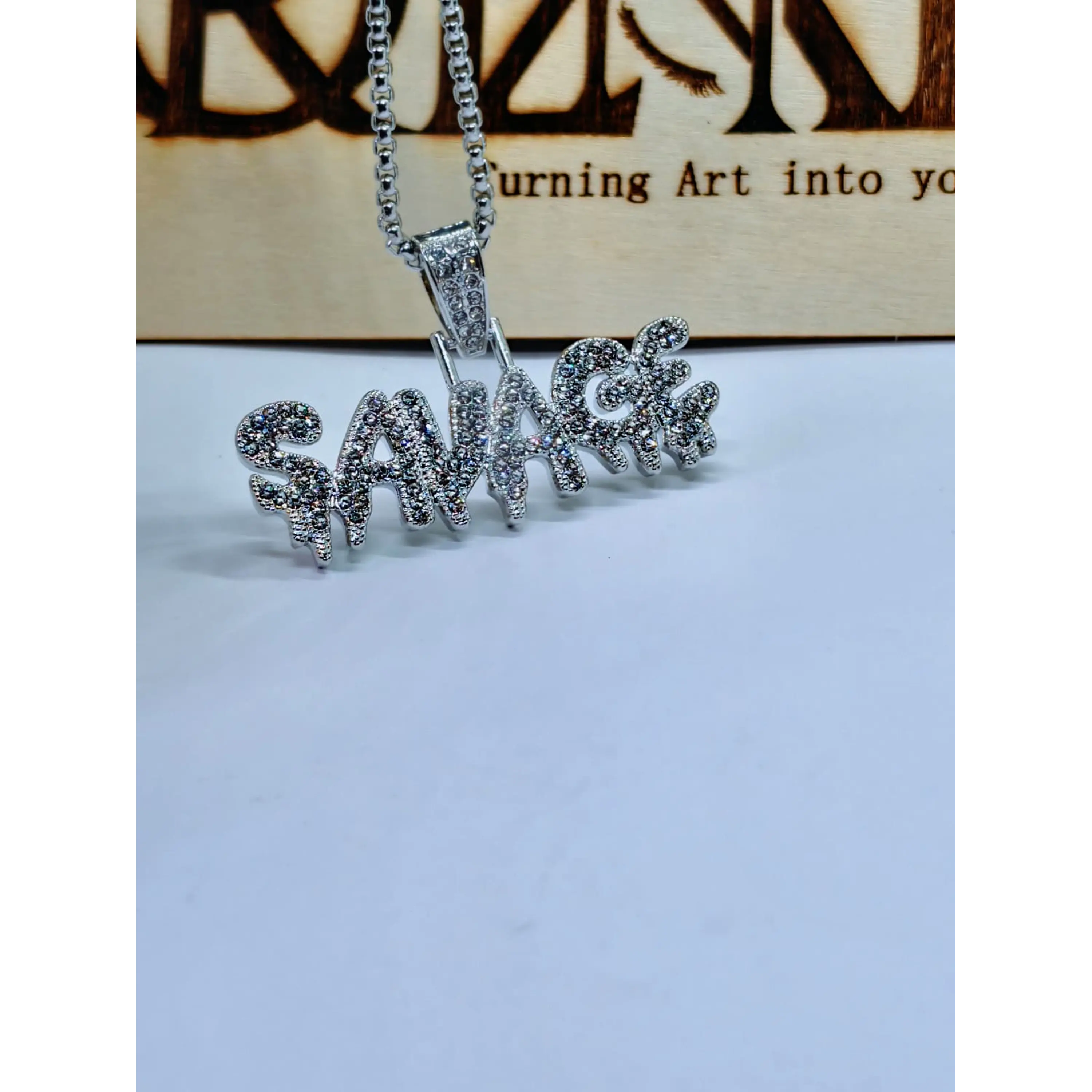 Colar Silver Savage Iced Out – Pendente Cravejado com Brilhantes 7